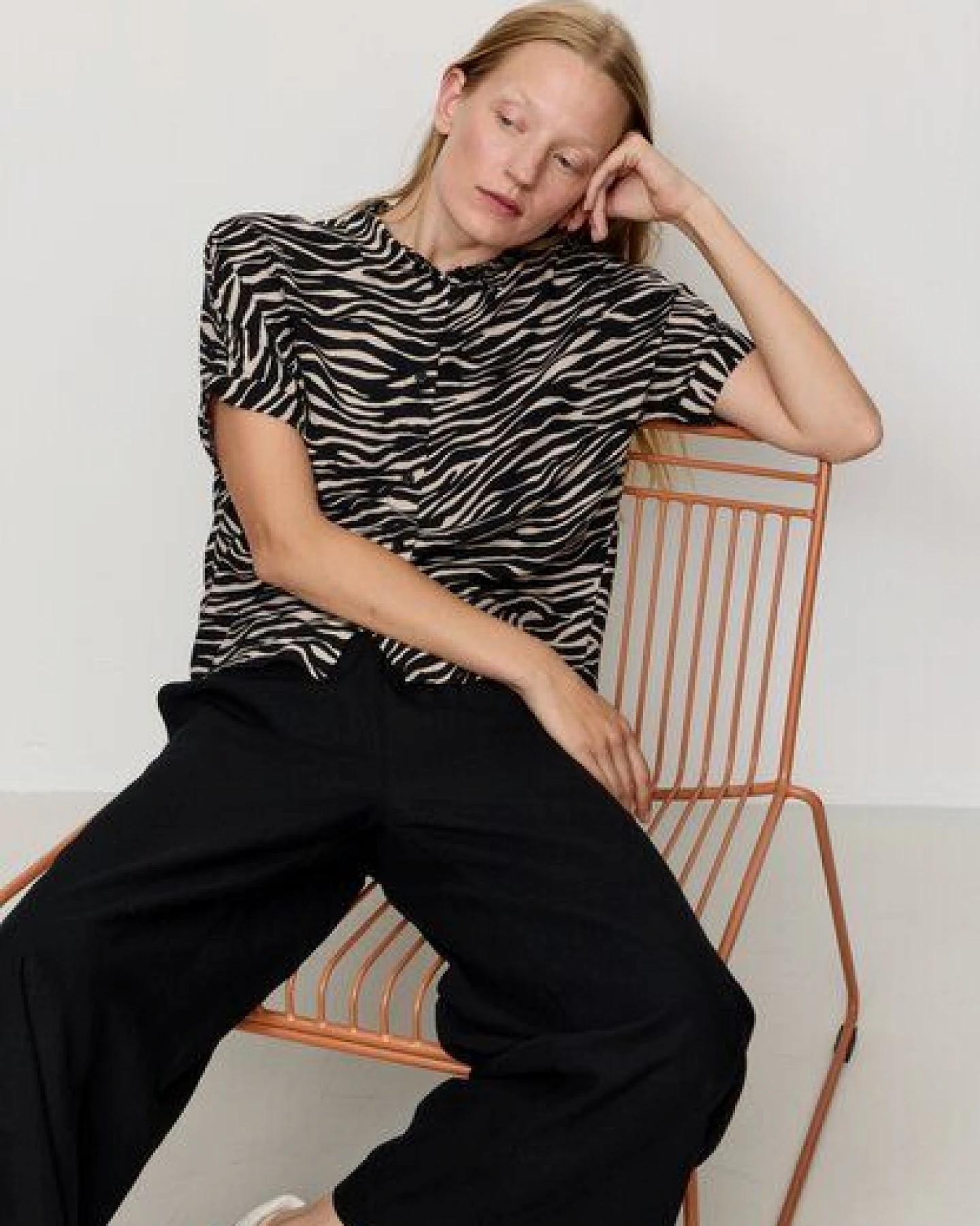 Damen Bluse aus LENZING ECOVERO Viskose - LOTUS ZEBRA - recolution – Ansicht 2