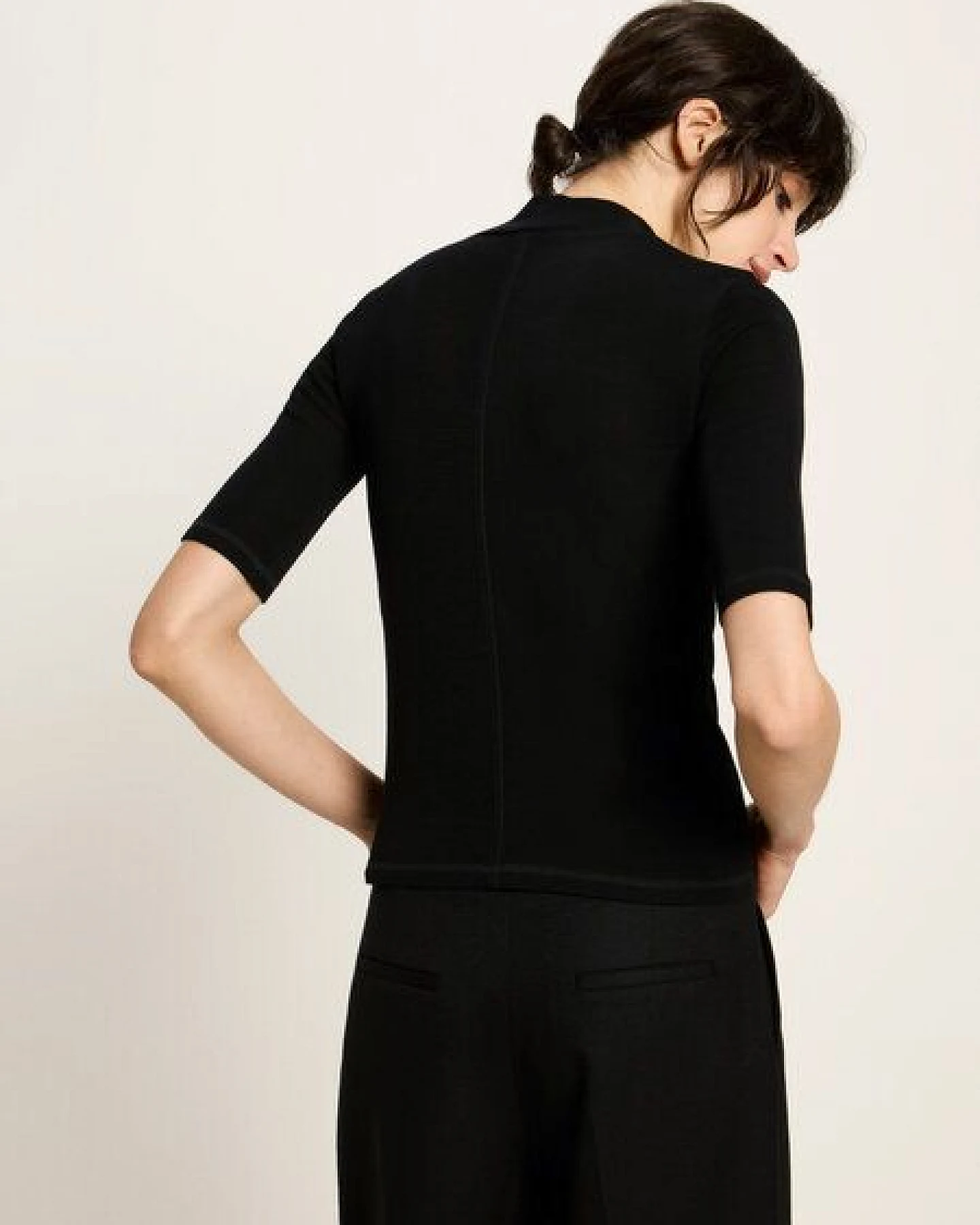 LANIUS Halbarmshirt mit Stehkragen aus Bio-Merinowolle – Ansicht 3