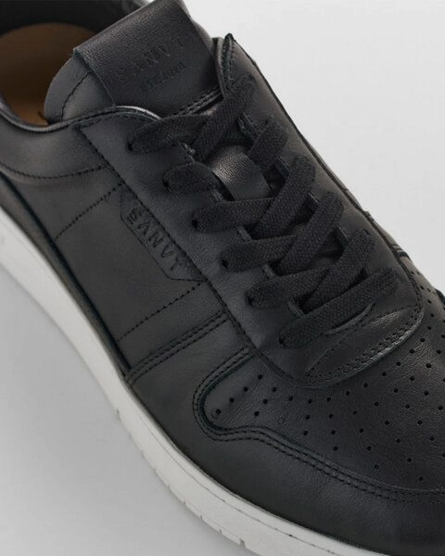 SANVT Der Court Sneaker - Schwarz / Leder – Ansicht 4