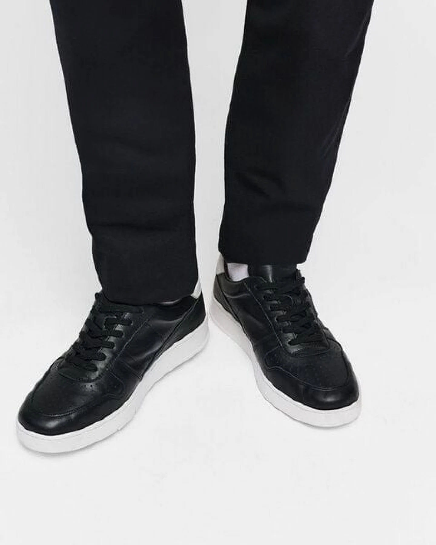 SANVT Der Court Sneaker - Schwarz / Leder – Ansicht 3