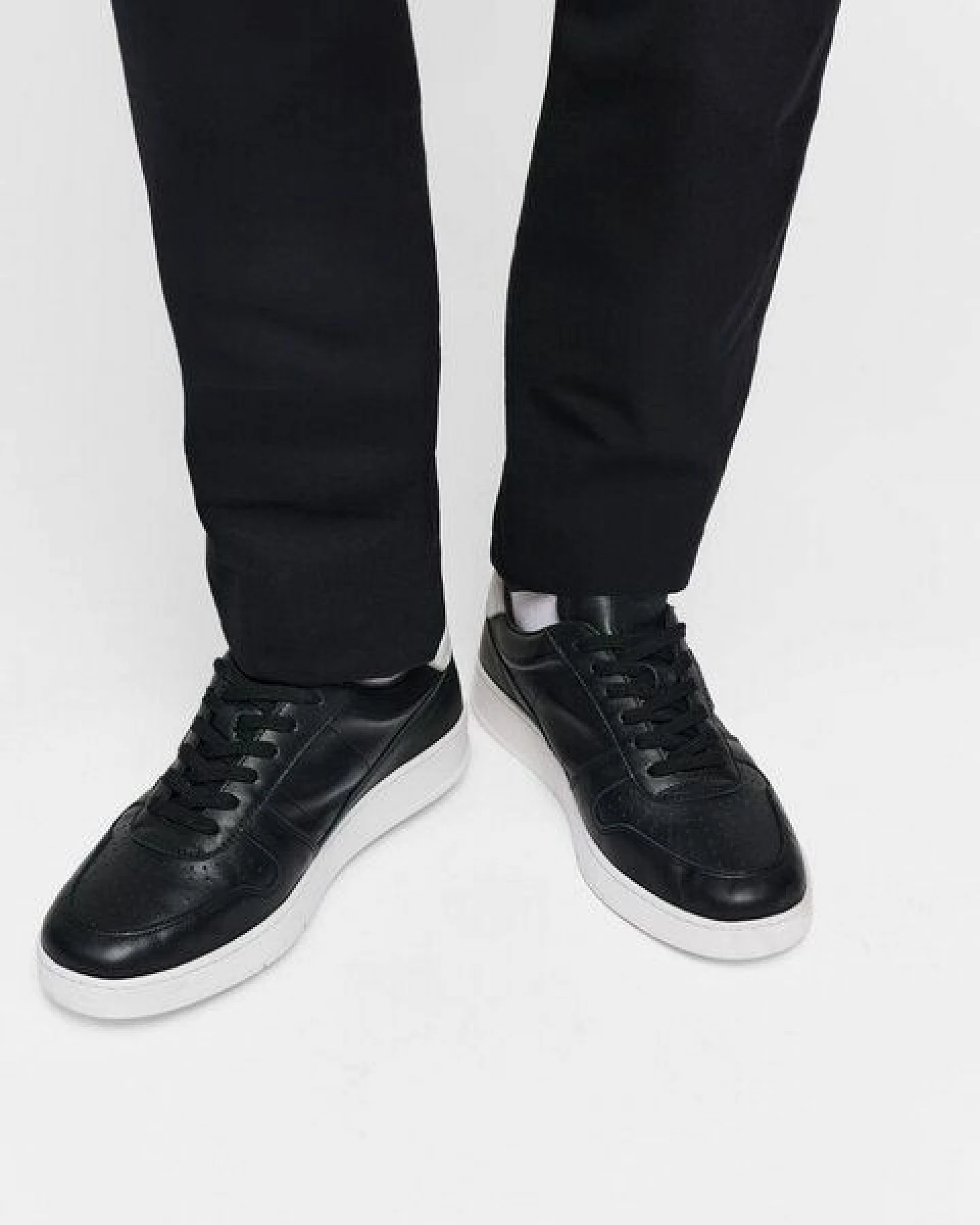 SANVT Der Court Sneaker - Schwarz / Leder – Ansicht 3