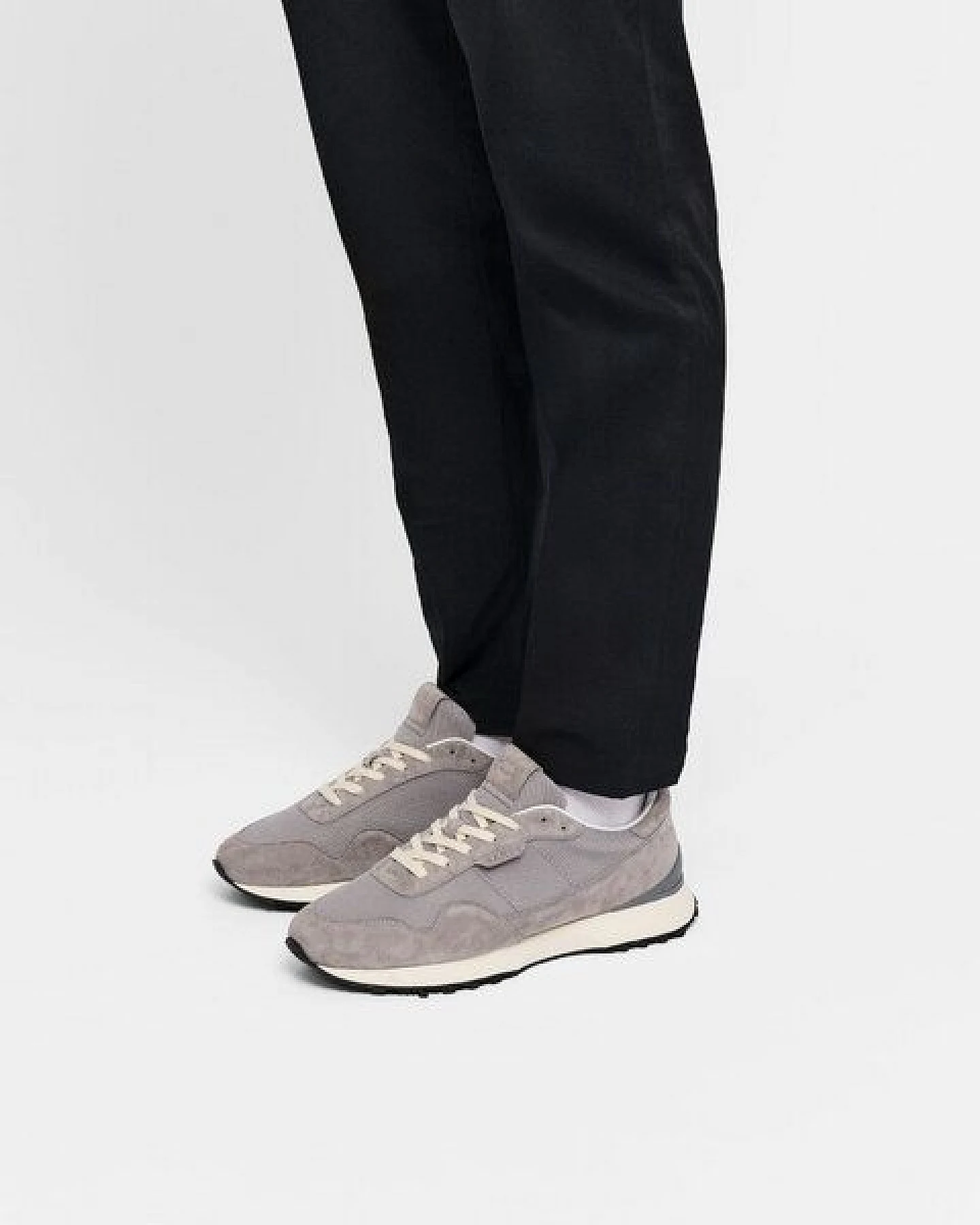 SANVT Der Heritage Runner - Grau – Ansicht 2