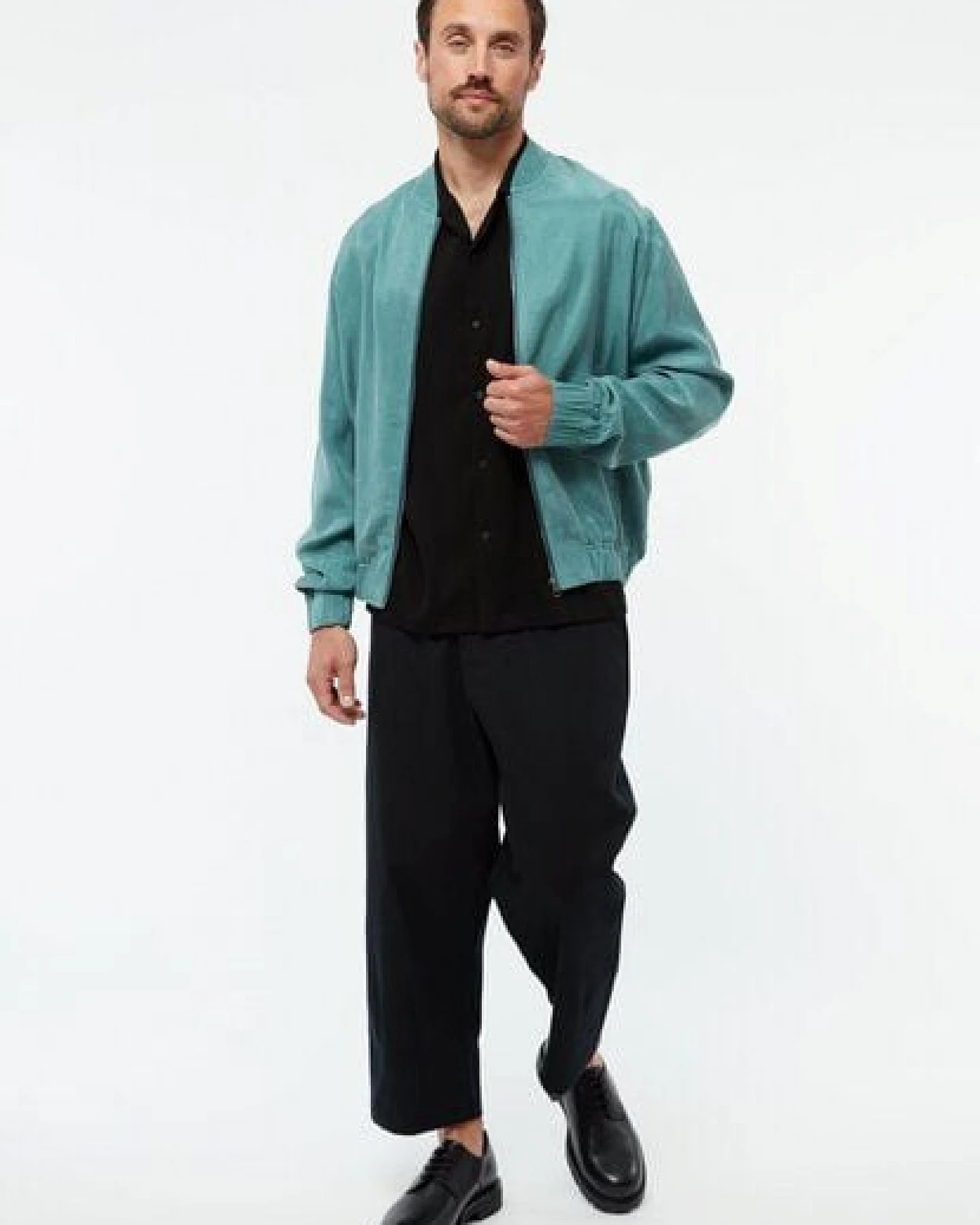 Givn Berlin Blousonjacke GBKENO relaxed aus TENCEL mit Peach-Effekt – Ansicht 3