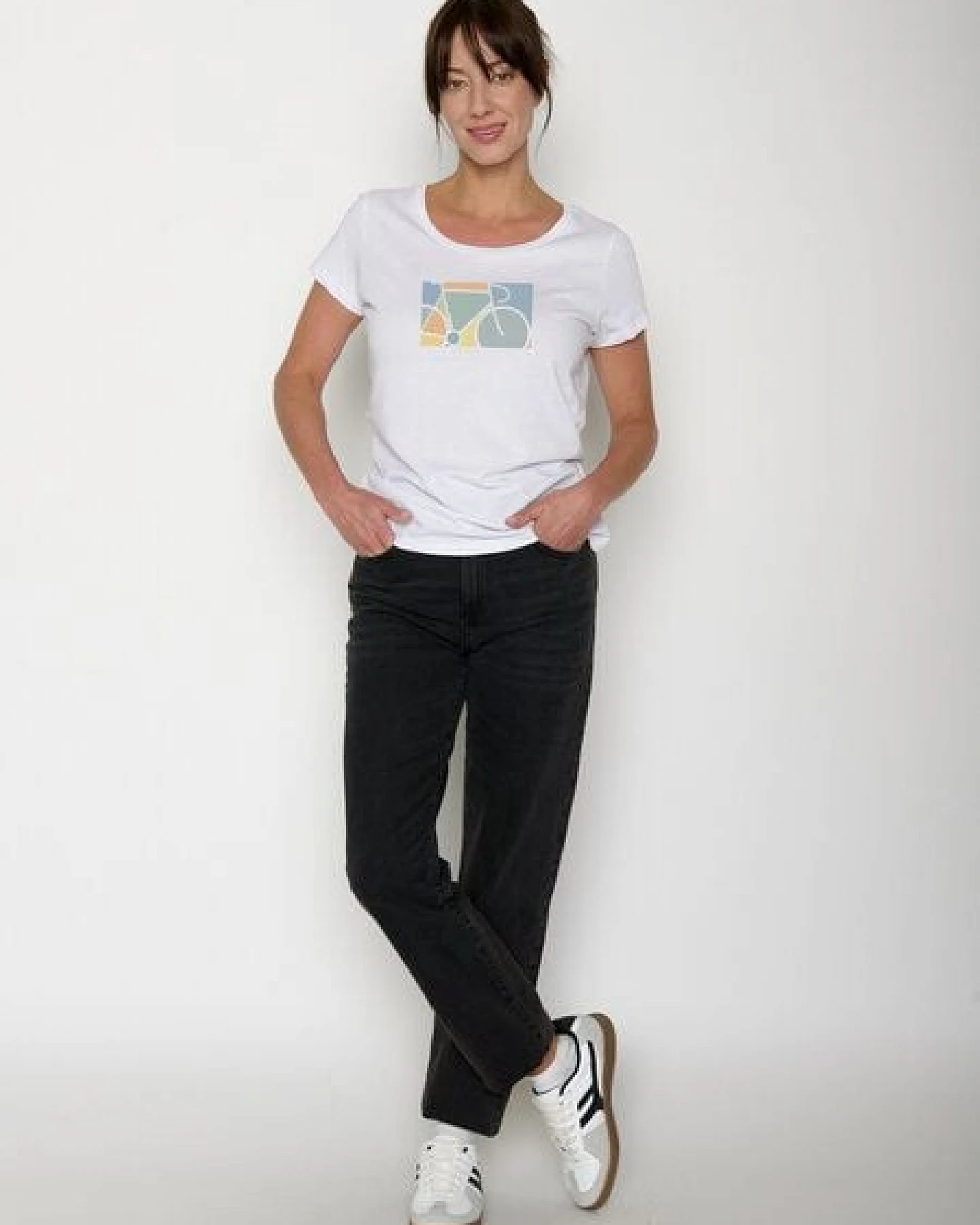 GREENBOMB Bike Window Loves - Sportliches T-Shirt aus Bio-Baumwolle / hochwertiger Print / GOTS / Fair & Vegan – Ansicht 3