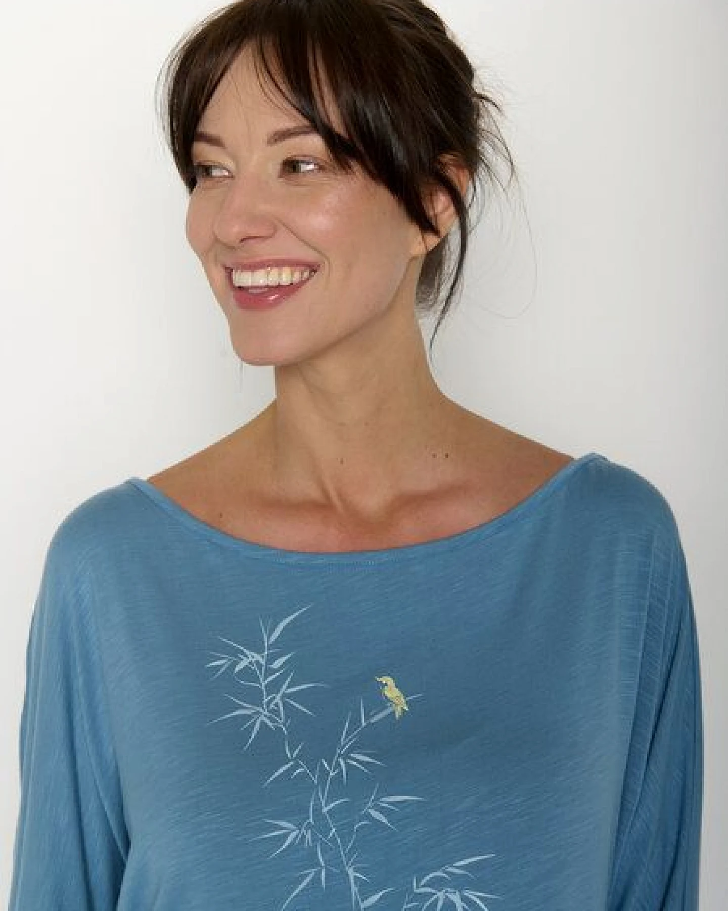 GREENBOMB Dickybird Simper - Gemütliches Longsleeve aus Viskose (LENZING ECOVERO) Mix / hochwertiger Print / Fair & Vegan – Ansicht 2