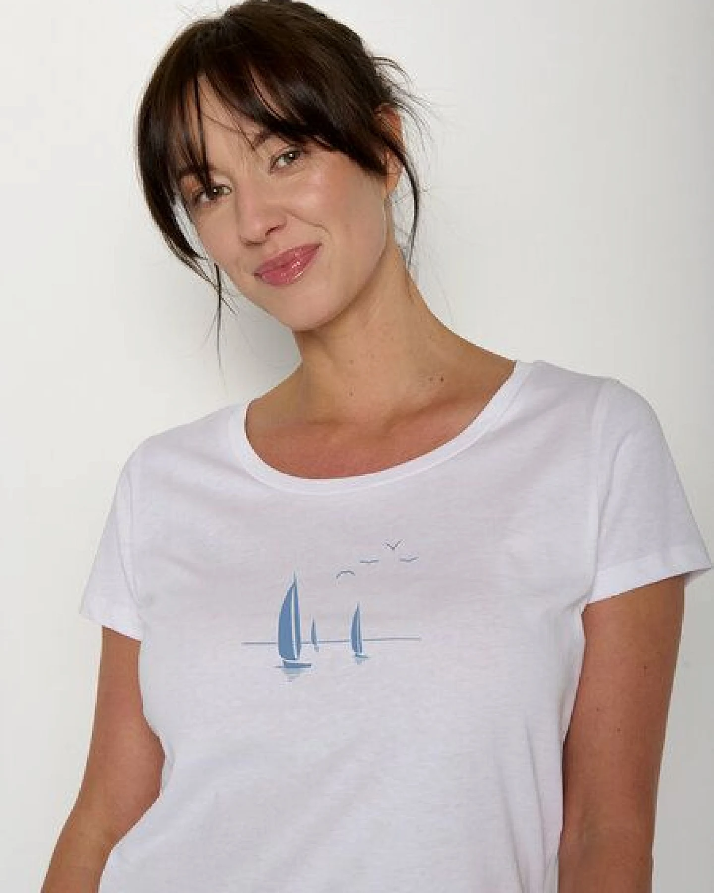 GREENBOMB Sailling Vessel Loves - Sportliches T-Shirt aus Bio-Baumwolle / hochwertiger Print / GOTS / Fair & Vegan – Ansicht 2