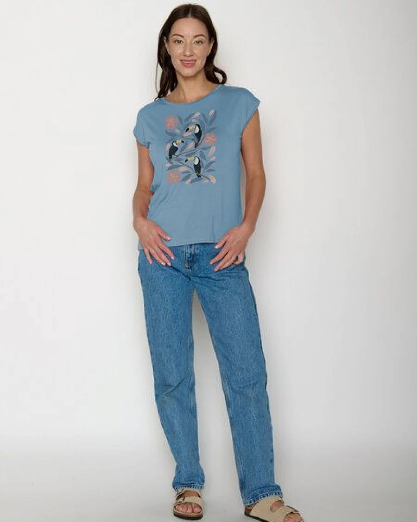 GREENBOMB Tucan Flower Timid - Lässiges Shirt aus LENZING TENCEL Mix / hochwertiger Print / Fair & Vegan – Ansicht 3