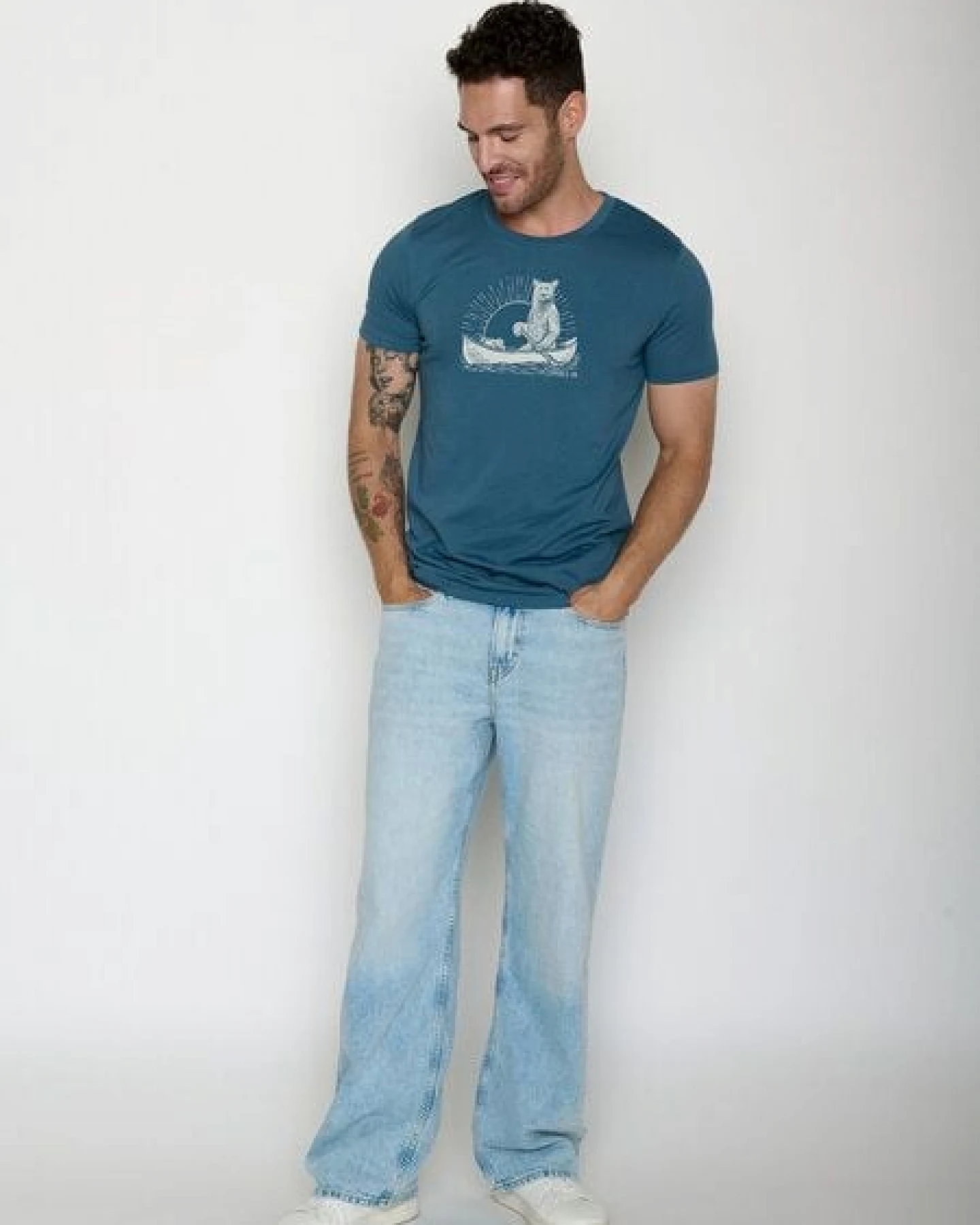 GREENBOMB Bear Canoe Guide - Sportliches T-Shirt aus Bio-Baumwolle / hochwertiger Print / GOTS / Fair & Vegan – Ansicht 3