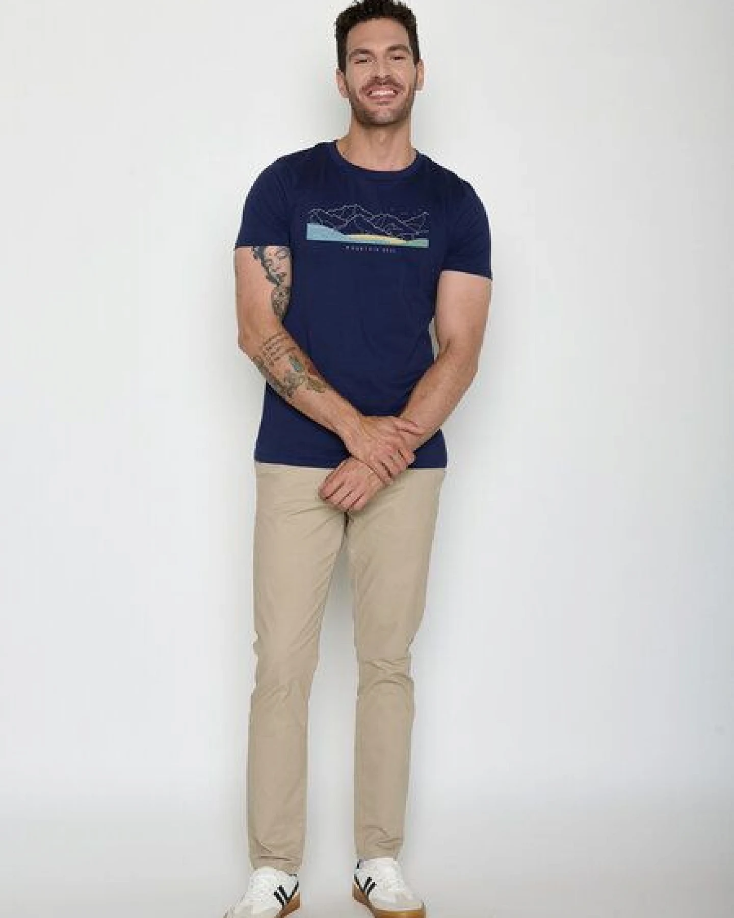 GREENBOMB Mountain Soul Guide - Sportliches T-Shirt aus Bio-Baumwolle / hochwertiger Print / GOTS / Fair & Vegan – Ansicht 3