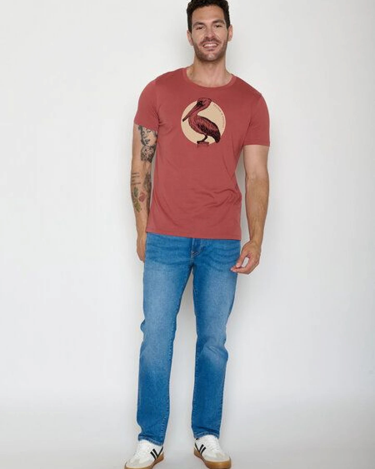 GREENBOMB Pelican Paradise Guide - Sportliches T-Shirt aus Bio-Baumwolle / hochwertiger Print / GOTS / Fair & Vegan – Ansicht 3