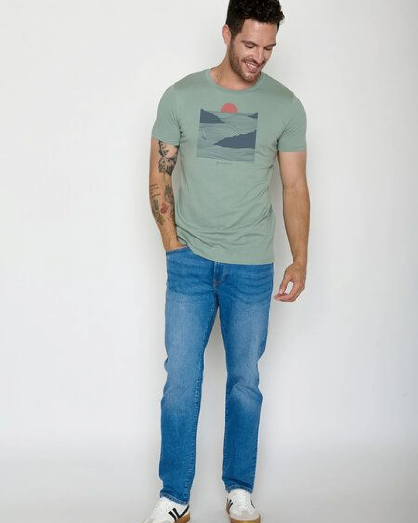 GREENBOMB Surf Cliff Guide - Sportliches T-Shirt aus Bio-Baumwolle / hochwertiger Print / GOTS / Fair & Vegan – Ansicht 3