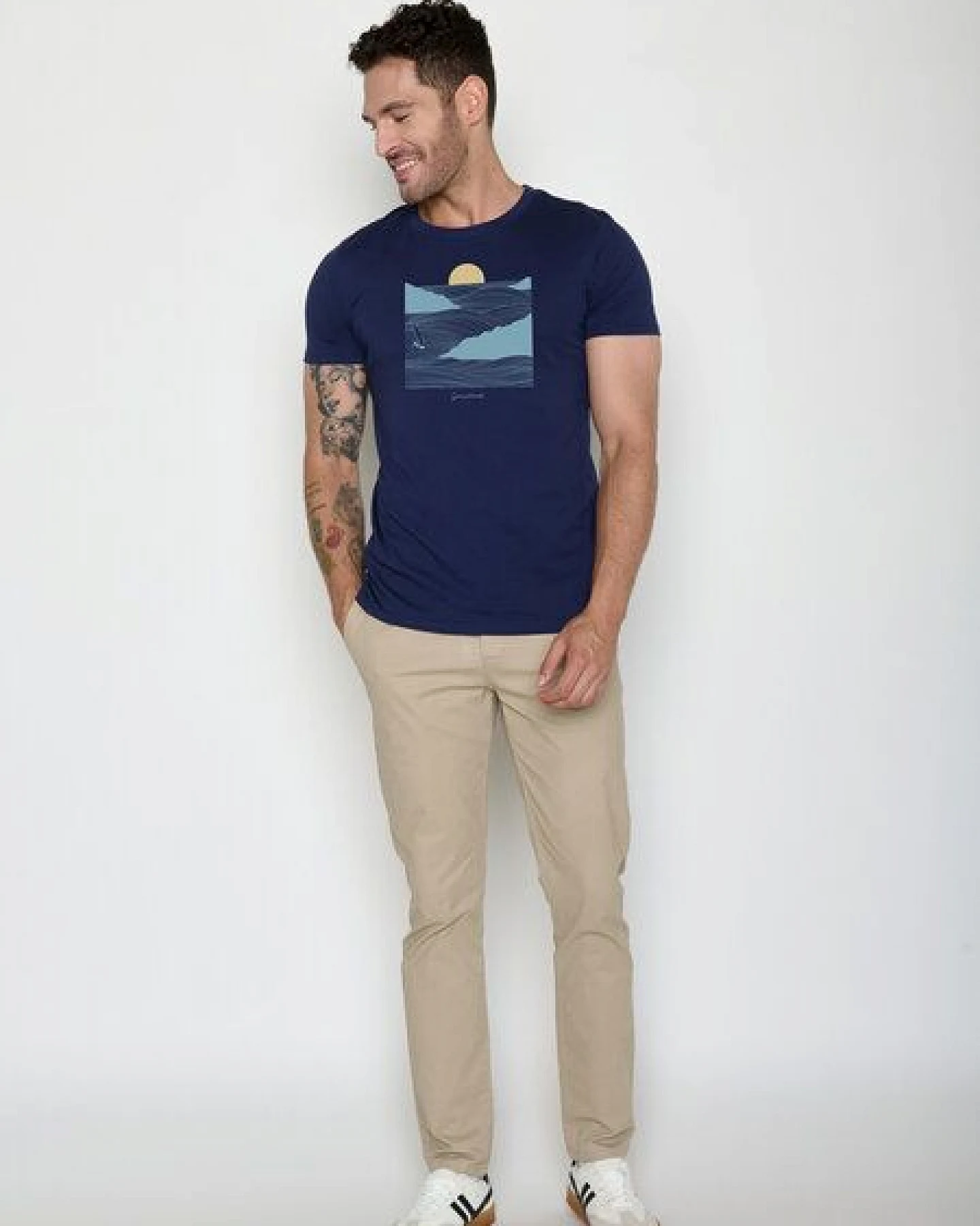 GREENBOMB Surf Cliff Guide - Sportliches T-Shirt aus Bio-Baumwolle / hochwertiger Print / GOTS / Fair & Vegan – Ansicht 3