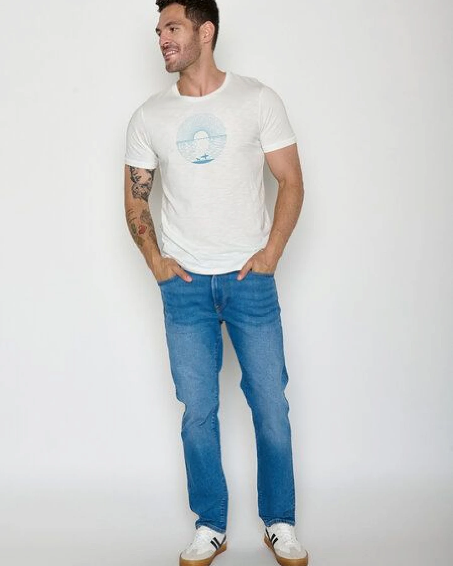 GREENBOMB Surf Friends Spice - Sportliches T-Shirt aus Bio-Baumwolle / hochwertiger Print / GOTS / Fair & Vegan – Ansicht 3