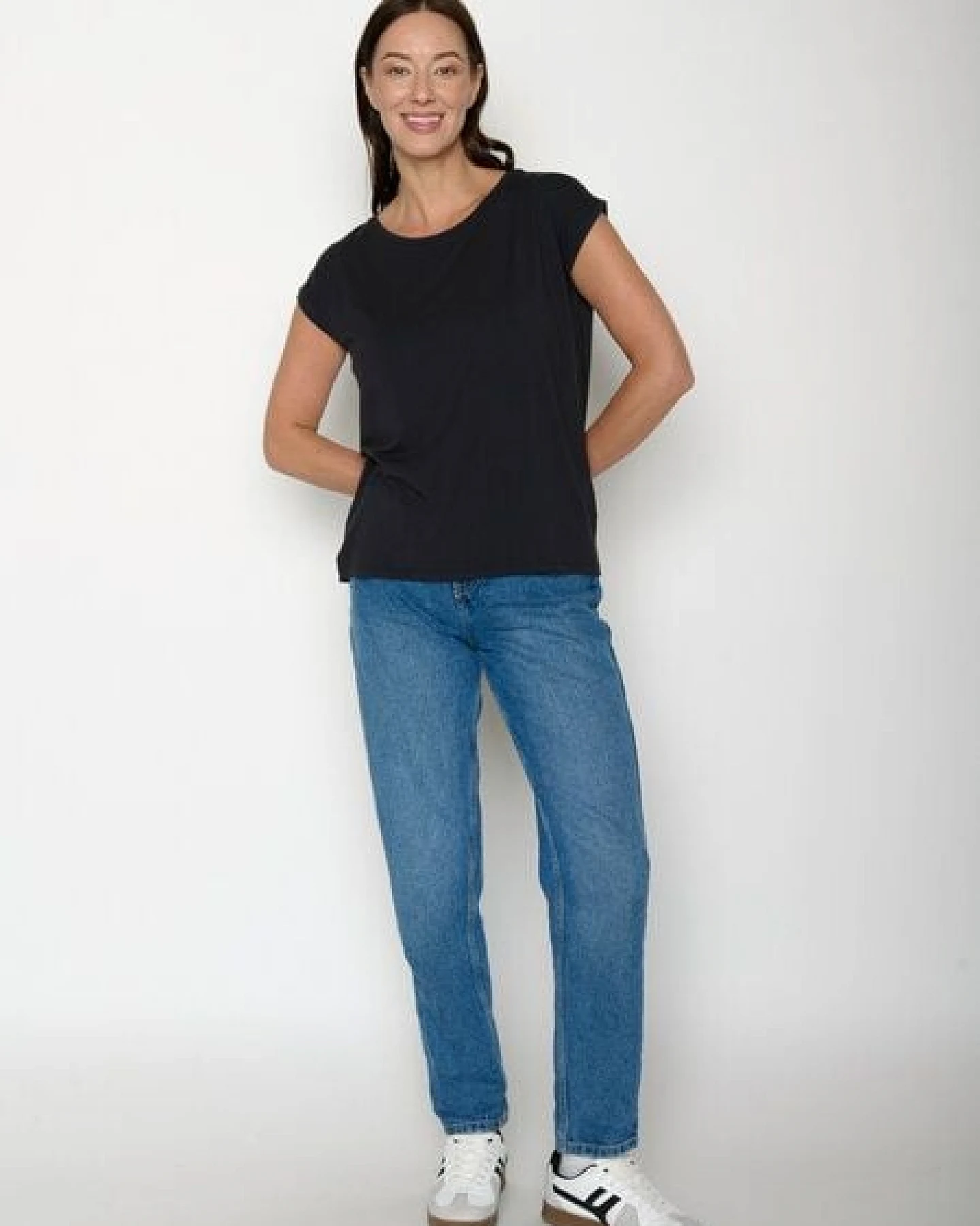 GREENBOMB Basic Timid - Lässiges Shirt aus LENZING TENCEL Mix / Fair & Vegan – Ansicht 3