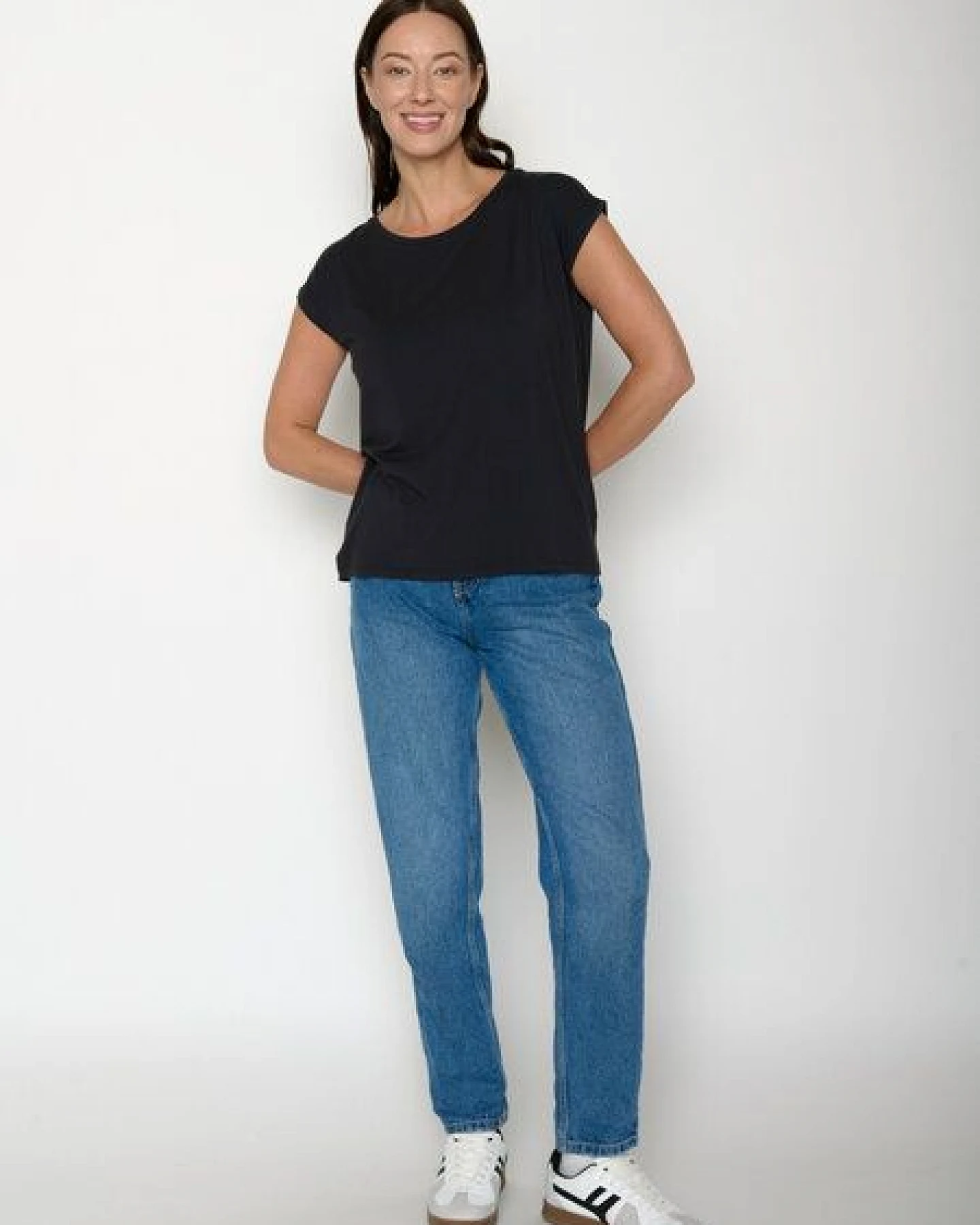 GREENBOMB Basic Timid - Lässiges Shirt aus LENZING TENCEL Mix / Fair & Vegan – Ansicht 3