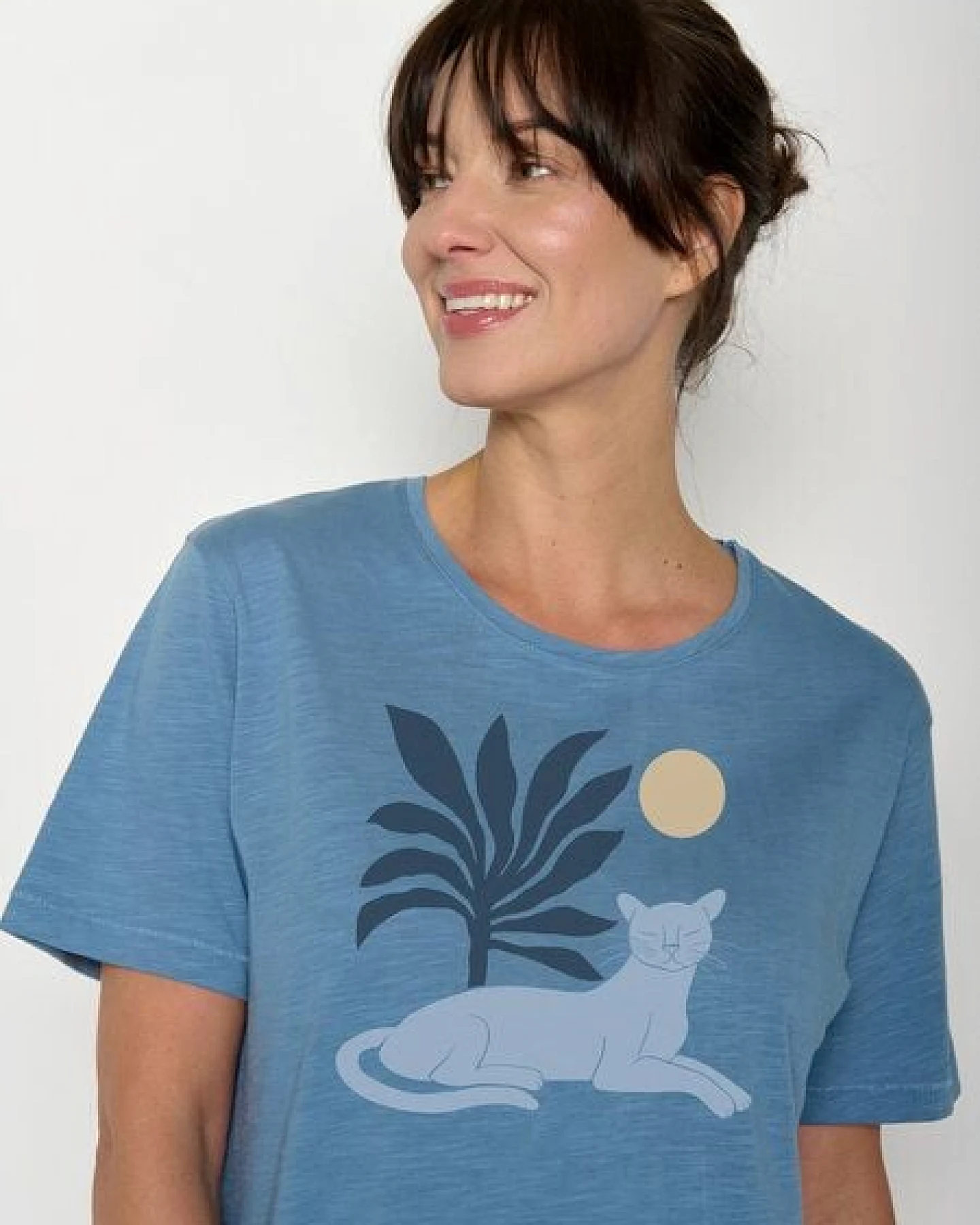 GREENBOMB Panther Leaves Nova - Kastiges T-Shirt aus Bio-Baumwolle / hochwertiger Print / GOTS / Fair & Vegan – Ansicht 2