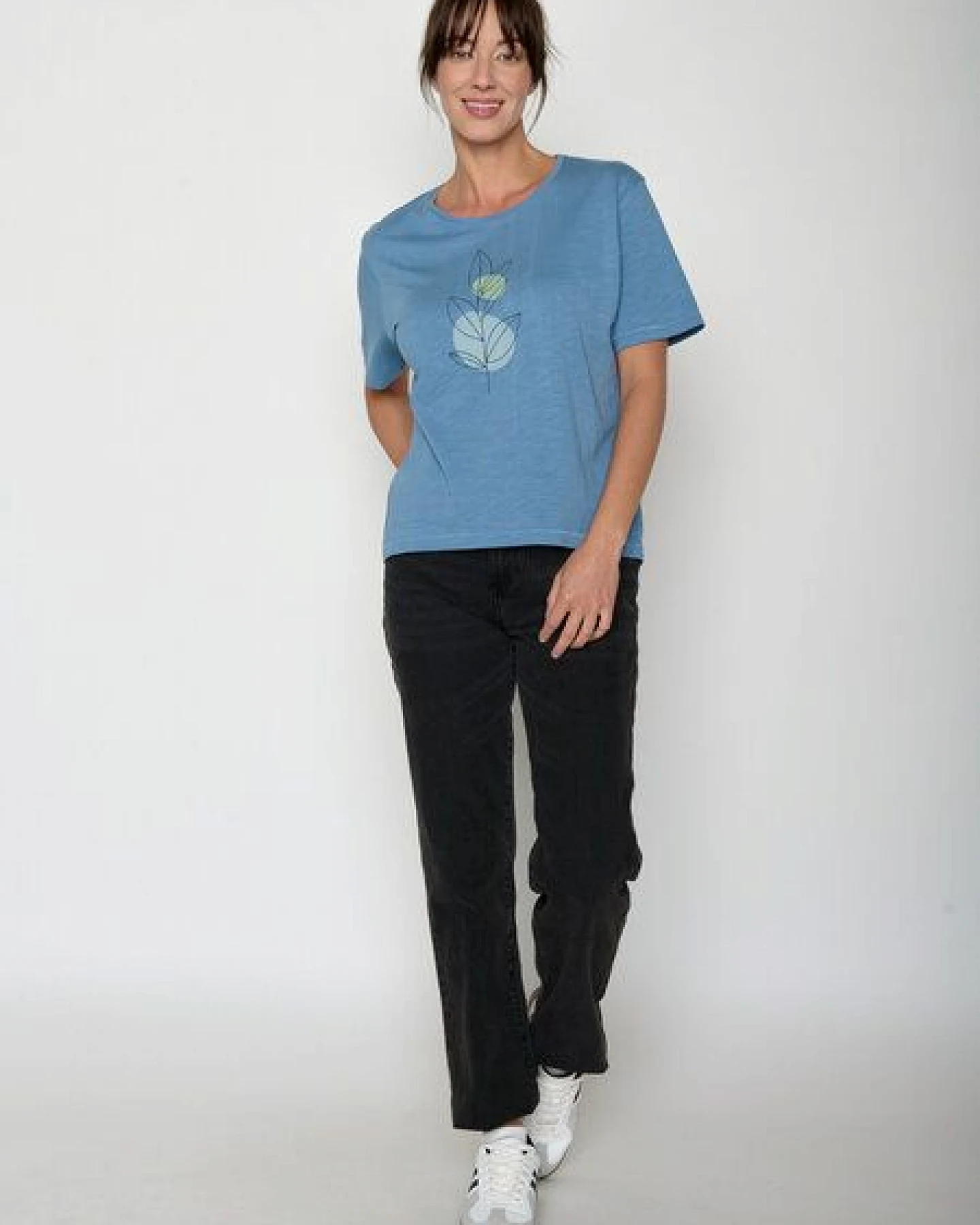 GREENBOMB Bloom Classic Nova - Kastiges T-Shirt aus Bio-Baumwolle / hochwertiger Print / GOTS / Fair & Vegan – Ansicht 3