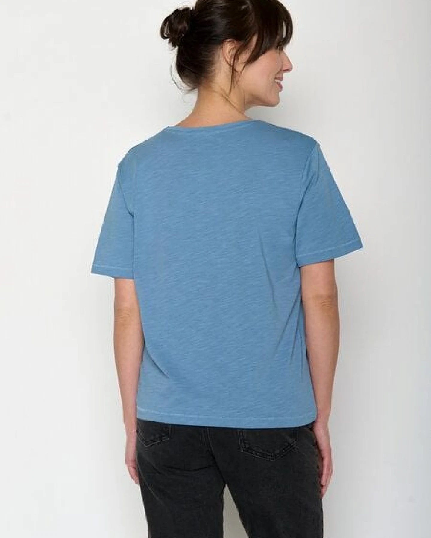 GREENBOMB Bloom Classic Nova - Kastiges T-Shirt aus Bio-Baumwolle / hochwertiger Print / GOTS / Fair & Vegan – Ansicht 4