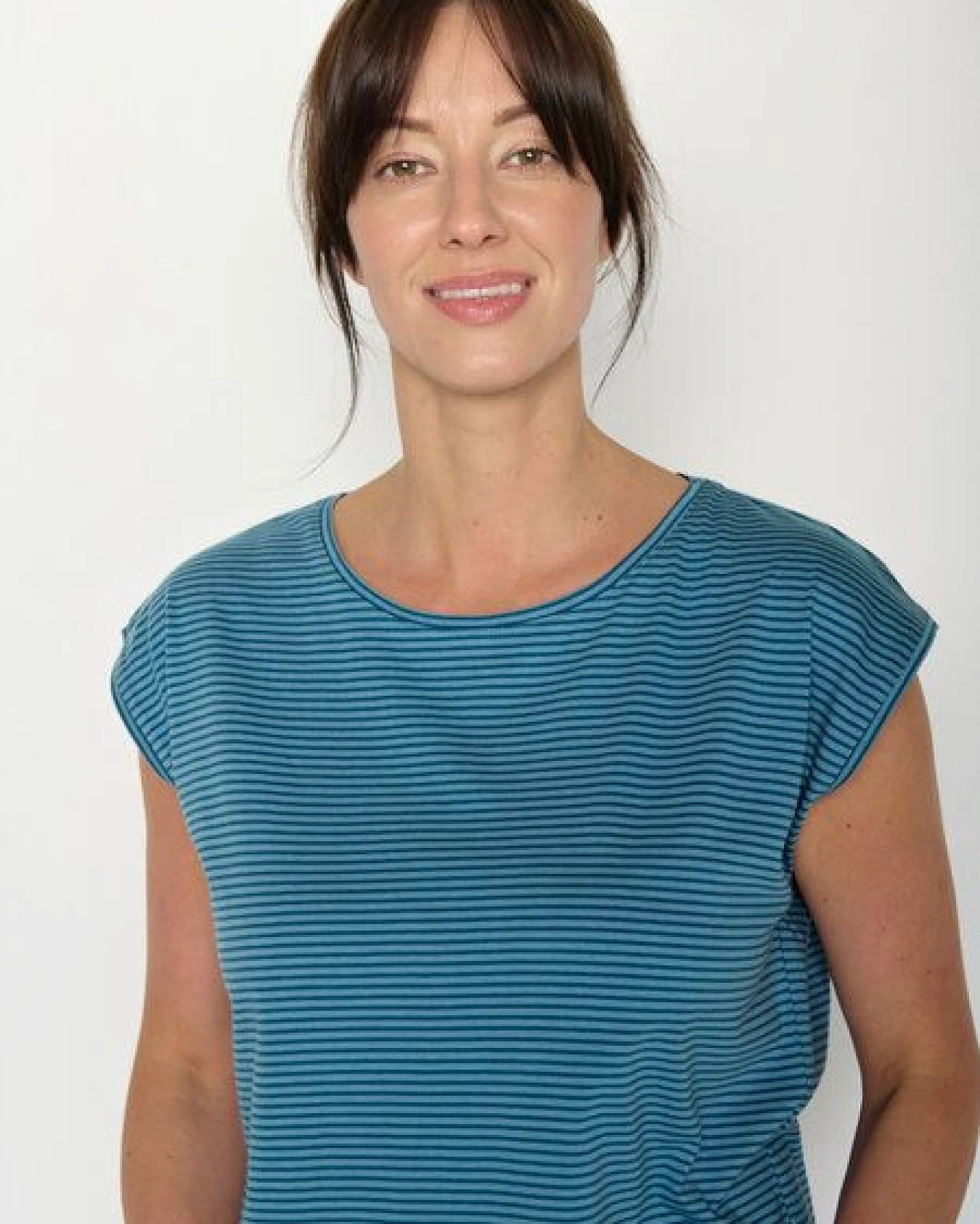 GREENBOMB Basic Timid - Lässiges Shirt aus Bio-Baumwolle / GOTS / Fair & Vegan – Ansicht 2