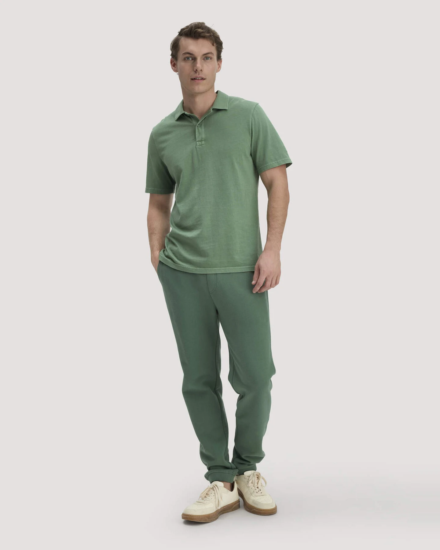 hessnatur Herren Jersey Polo Regular aus Bio-Baumwolle - grün - Größe 56 – Ansicht 2