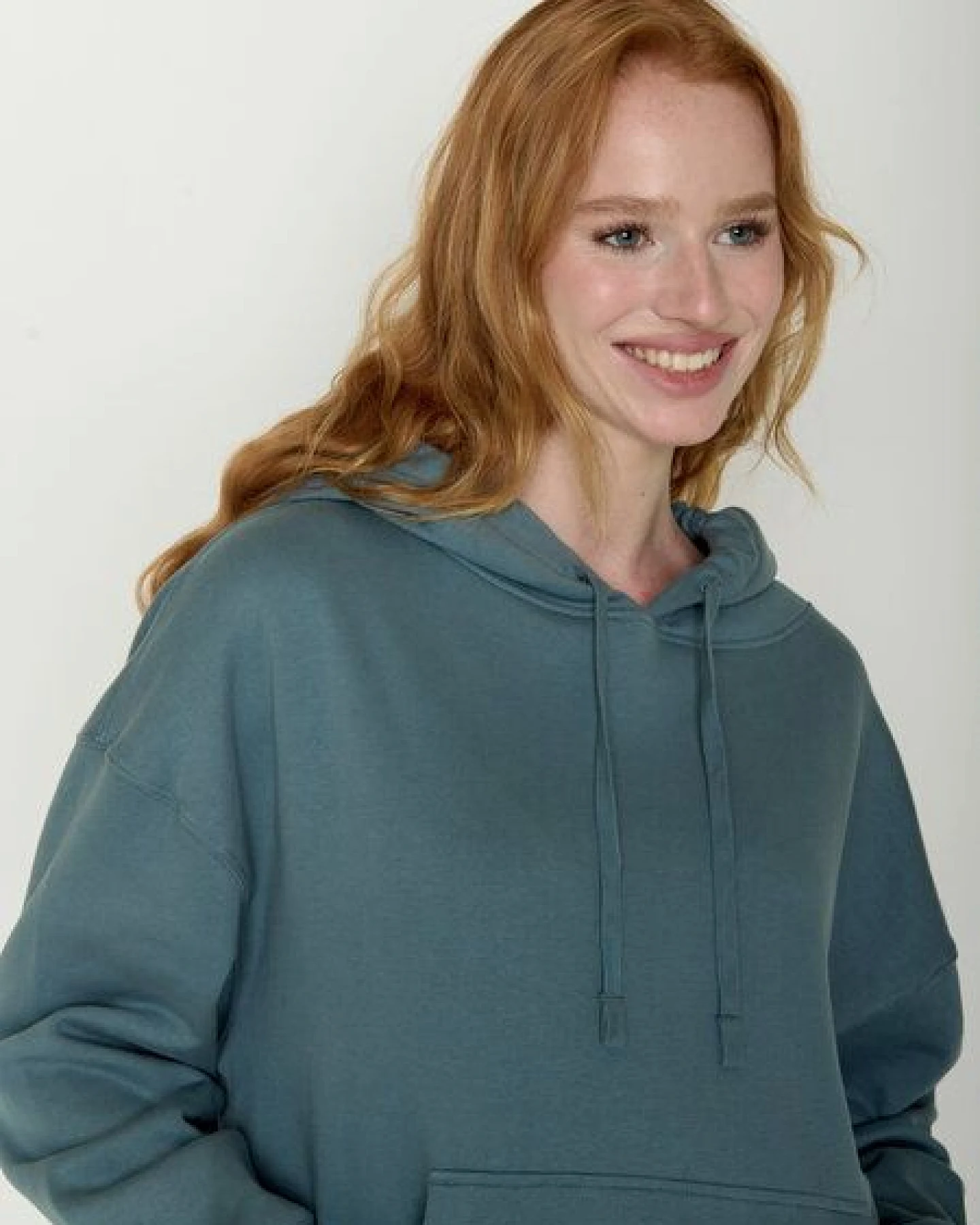 GREENBOMB Basic Mello - Lässiger Hoodie aus Bio-Baumwolle / GOTS / Fair & Vegan – Ansicht 2