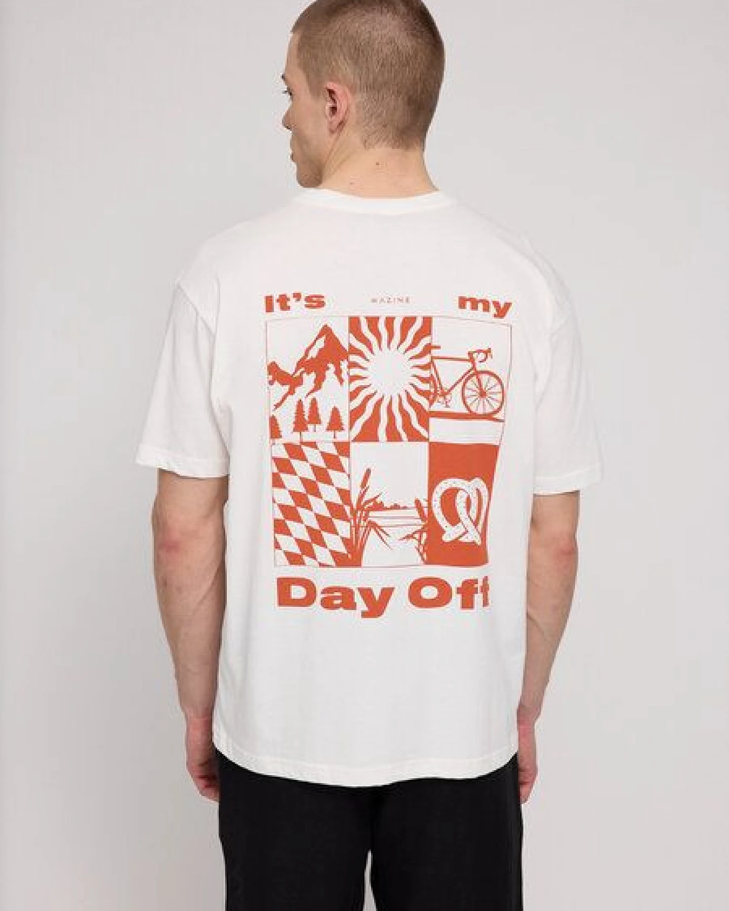Mazine T-Shirt mit Backprint "day off" – Ansicht 2
