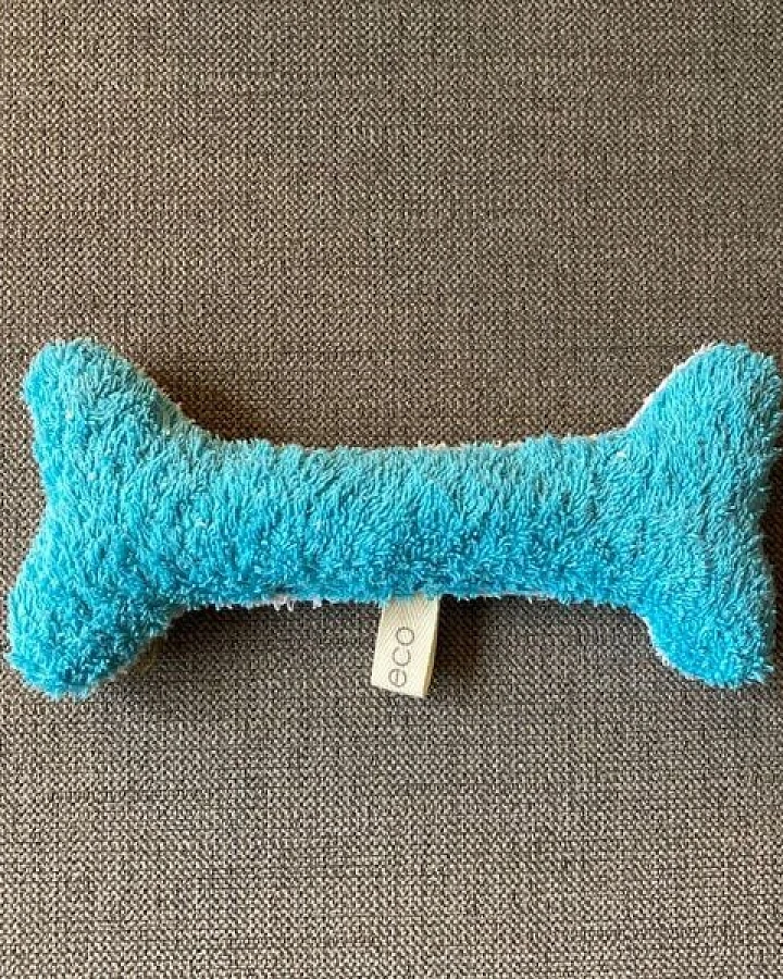 mio eco Hochwertiges Upcycling Hundespielzeug aus Hotel-Handtüchern zero waste türkis-weiss