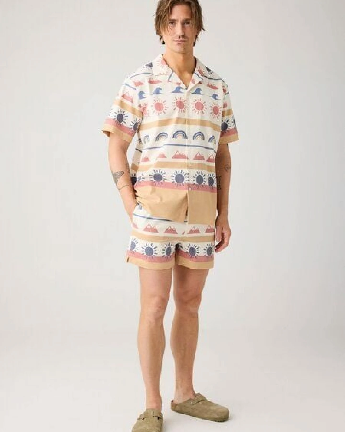 KnowledgeCotton Apparel Mittellange Seersucker-Badeshorts aus Bio-Baumwolle – Ansicht 2