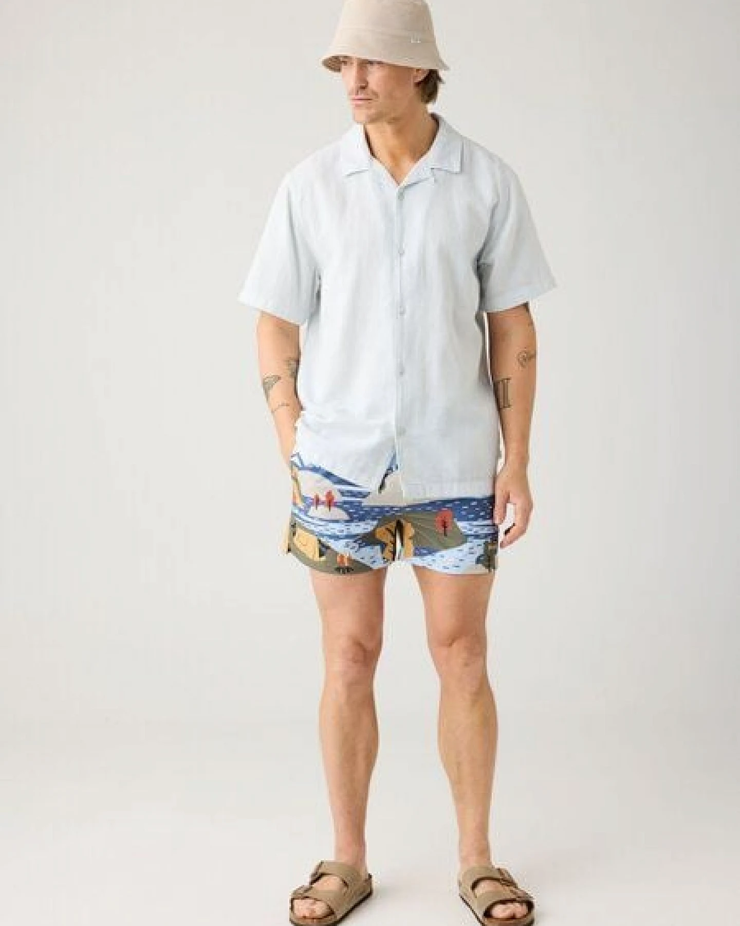 KnowledgeCotton Apparel Mittellange Badehose mit Prints aus recyceltem Polyester – Ansicht 3
