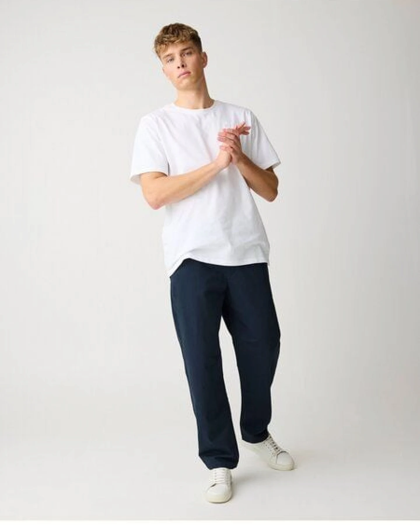 KnowledgeCotton Apparel Flint weite Chino-Hose aus Bio-Baumwolle – Ansicht 2