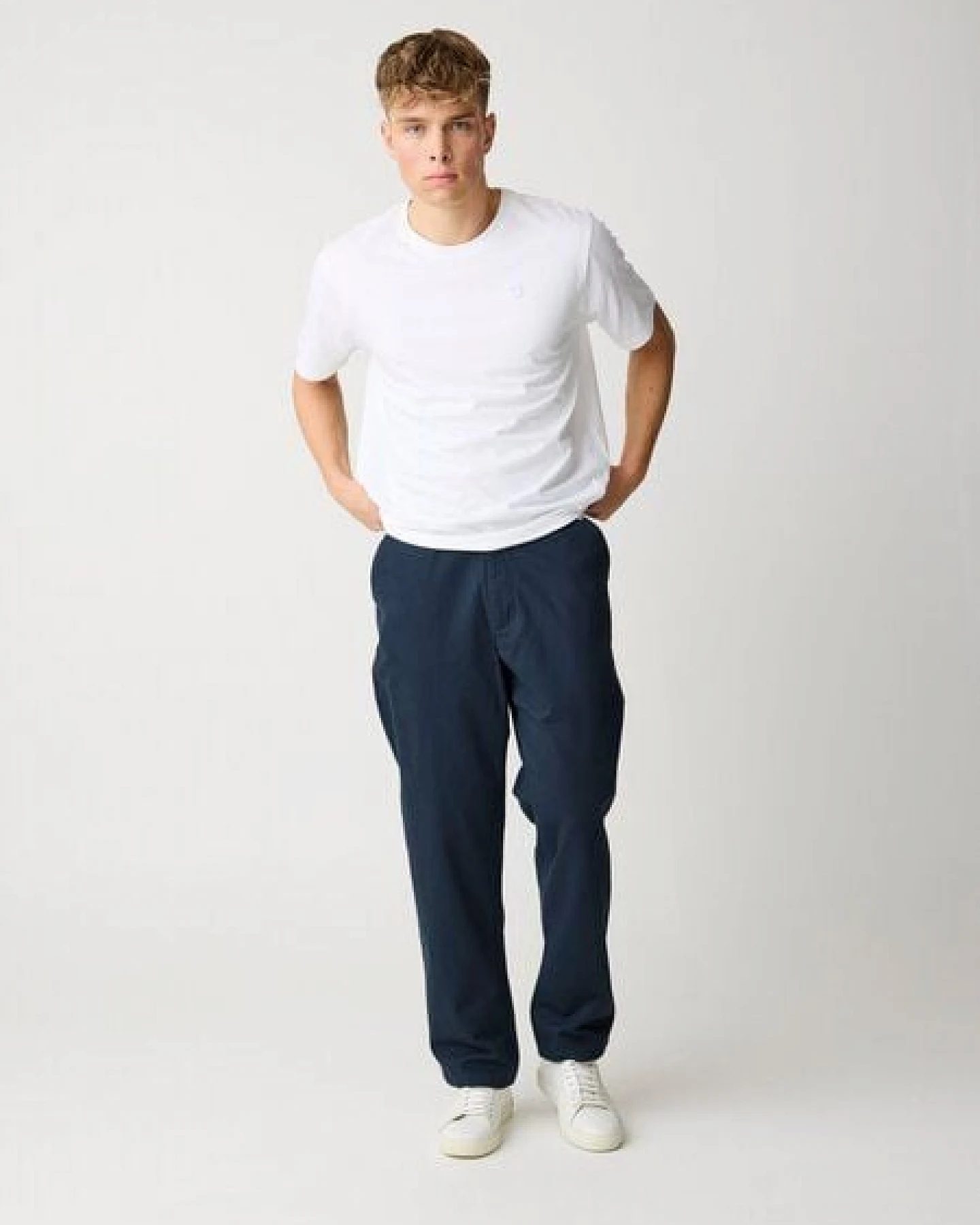 KnowledgeCotton Apparel Flint weite Chino-Hose aus Bio-Baumwolle – Ansicht 4