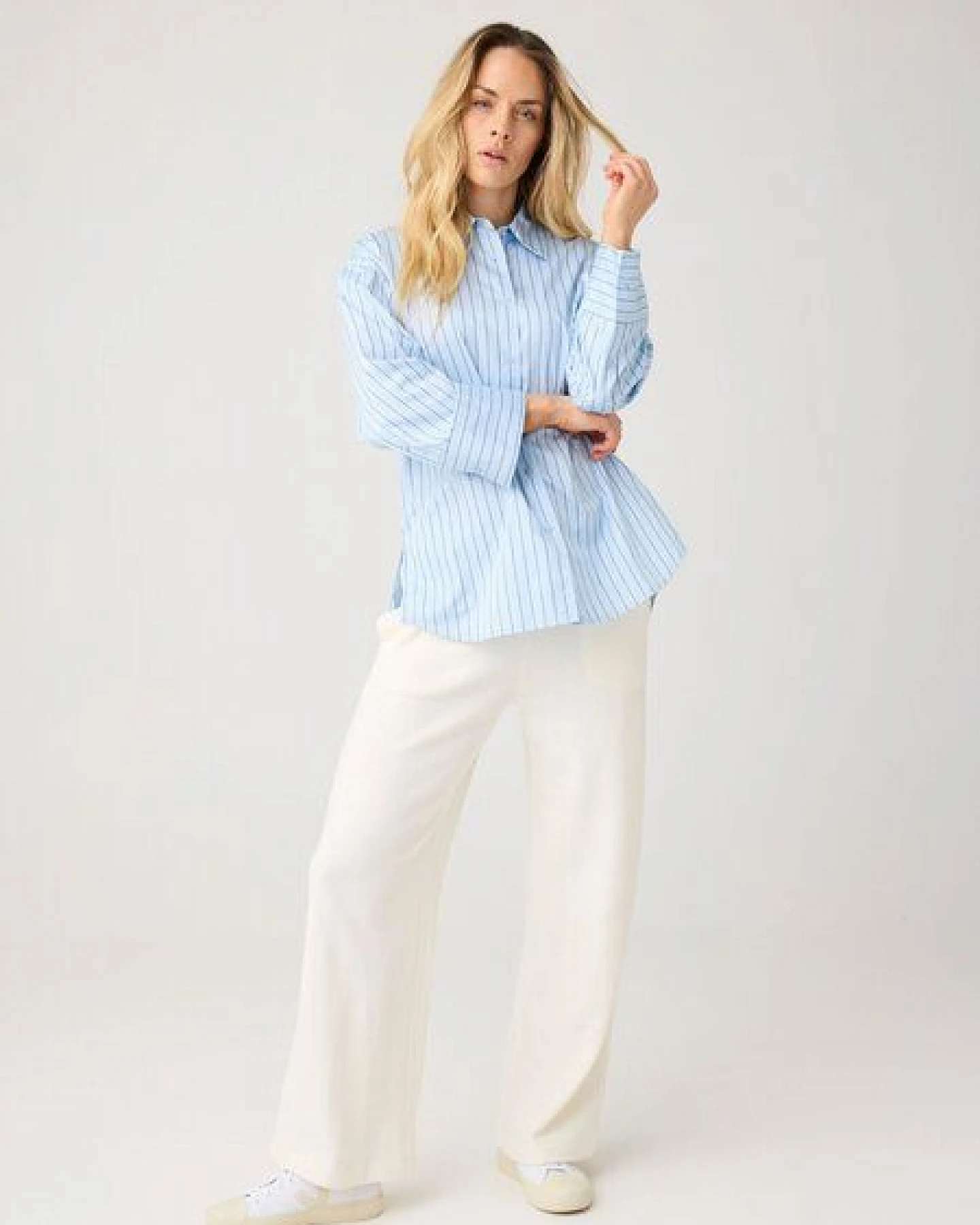 KnowledgeCotton Apparel Lockere Bluse DEW mit Pinstripes aus Bio-Baumwolle – Ansicht 3