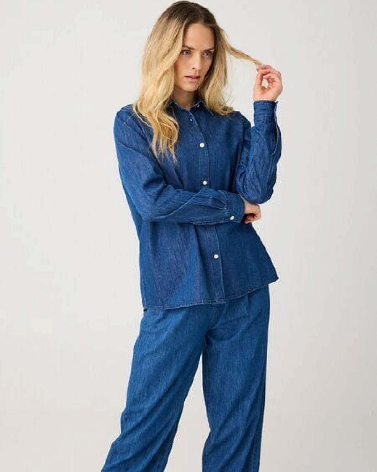 KnowledgeCotton Apparel Weiche Denim Bluse aus Bio-Baumwolle – Ansicht 2