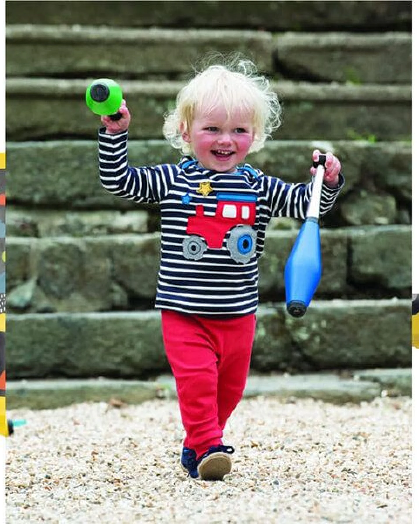 Frugi Langarm-Shirt Regenbogen-Traktor Bobby Applique Top Tractor – Ansicht 2