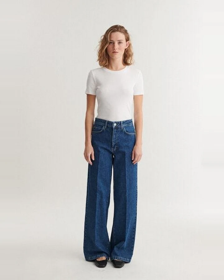 Basic Apparel High-Waist Jeans ENYA aus Bio-Baumwolle