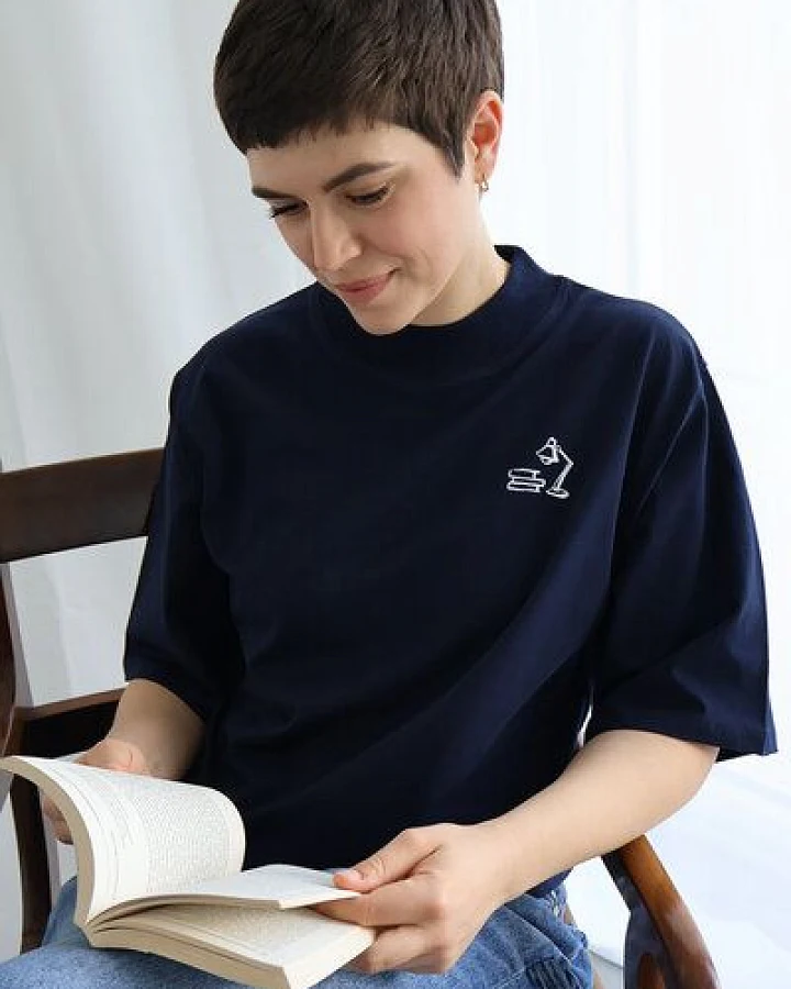 Kultgut Artdesign- Biofair- Flausch Shirt im Boxistyle / Kleine Nachtlektüre