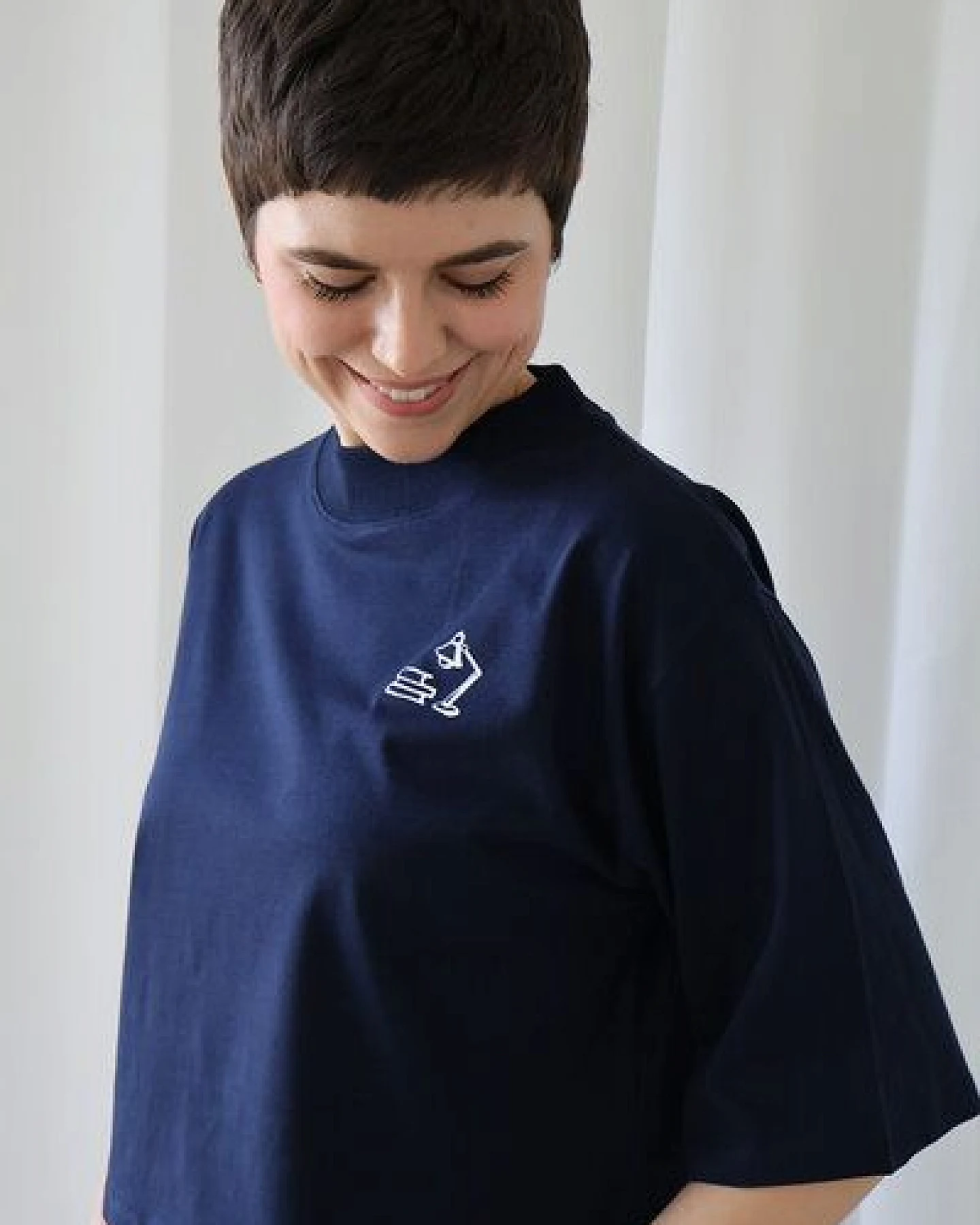 Kultgut Artdesign- Biofair- Flausch Shirt im Boxistyle / Kleine Nachtlektüre – Ansicht 2