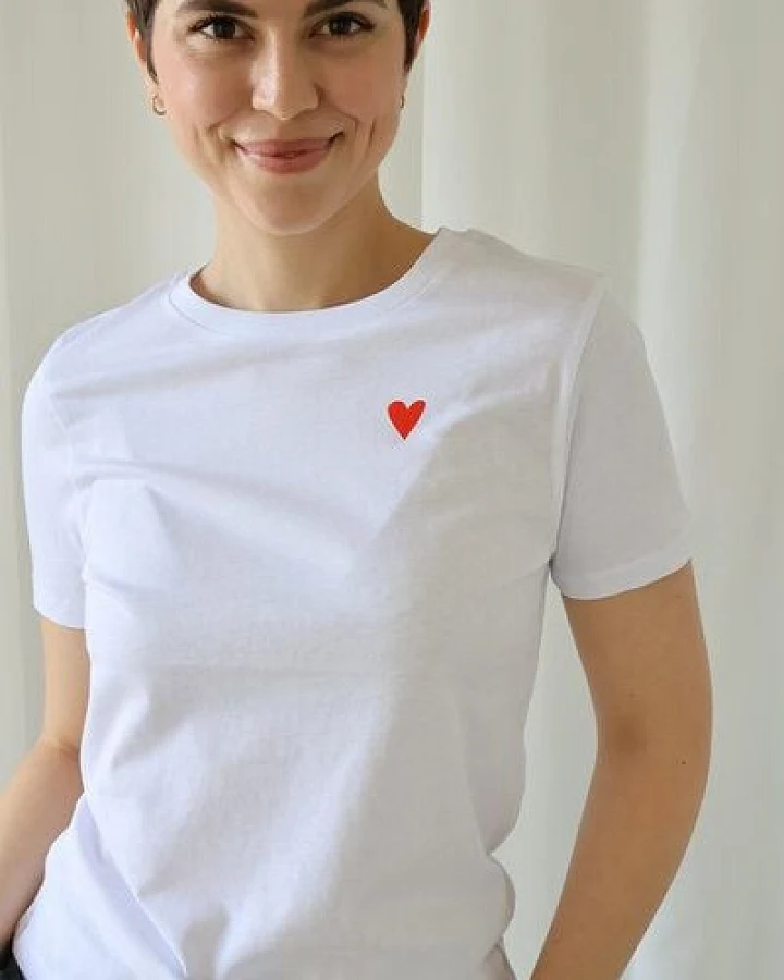 Kultgut Artdesign - Biofair- Flauschiges Femin Shirt / little red heart
