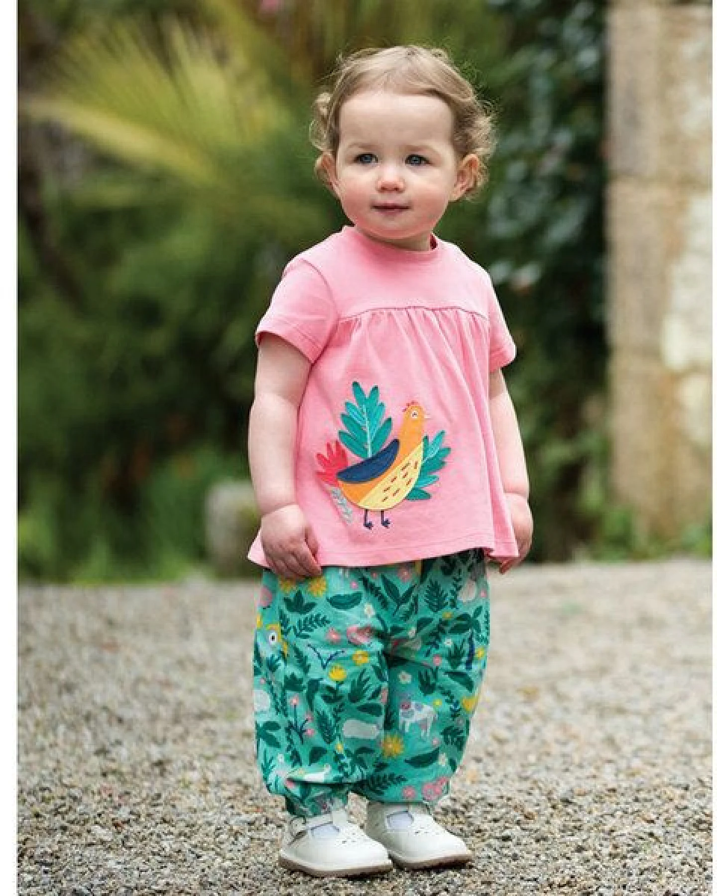 Frugi Sommerhose Bauernhof Style: Pretty Pull Ups, Color: St. Agnes Farm Floral – Ansicht 2