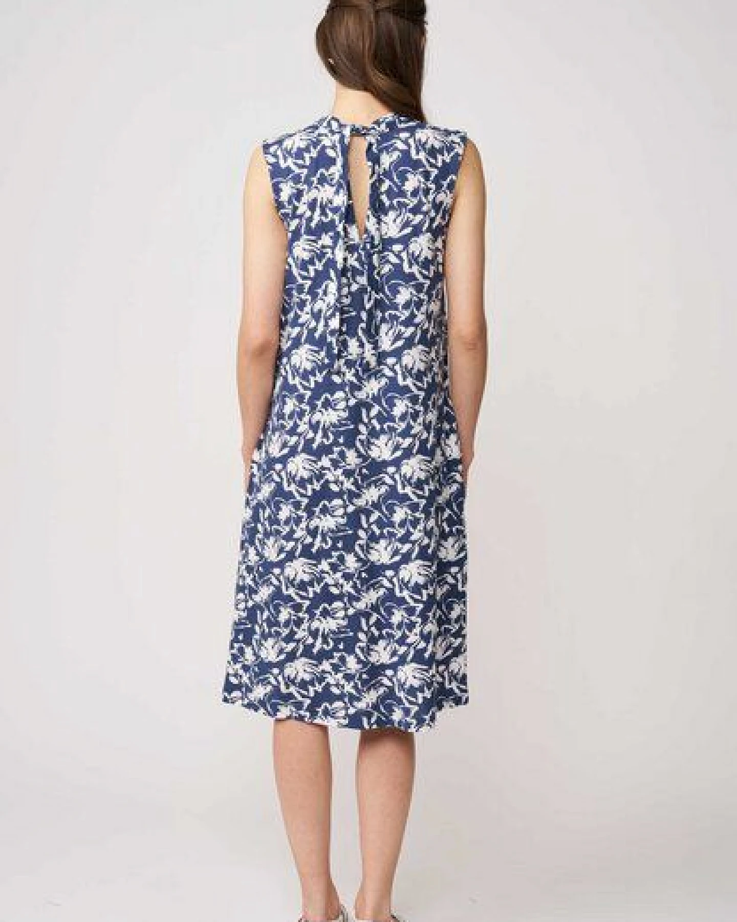 LANA Organic Sommerkleid, ärmellos, Modell Fabiana – Ansicht 4