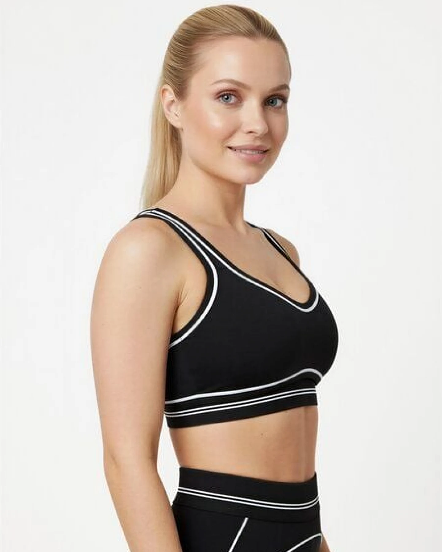 Yoga Sport-BH Damen – Contrast Heartline Schwarz – Nachhaltiger Sport BH – Yoga Hero – Ansicht 4