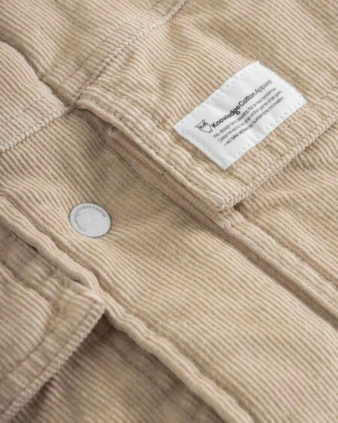 KnowledgeCotton Apparel Wattiertes Corduroy Overshirt aus Biobaumwolle, Light Feather Grey – Ansicht 3