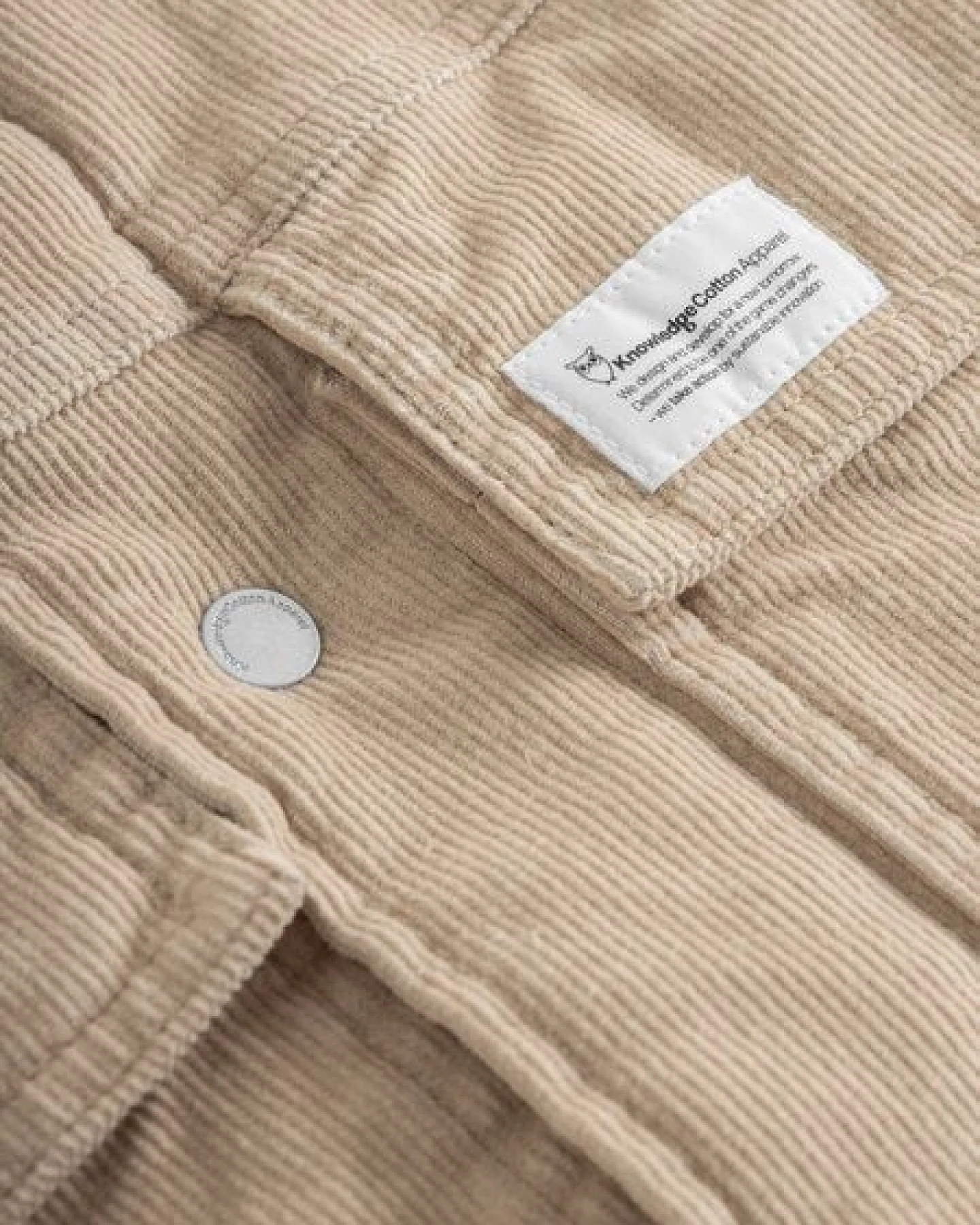 KnowledgeCotton Apparel Wattiertes Corduroy Overshirt aus Biobaumwolle, Light Feather Grey – Ansicht 3