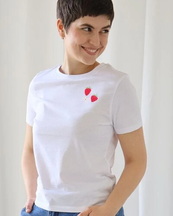 Kultgut Artdesign - Biofair- Flauschiges Femin Shirt / Strawberrys