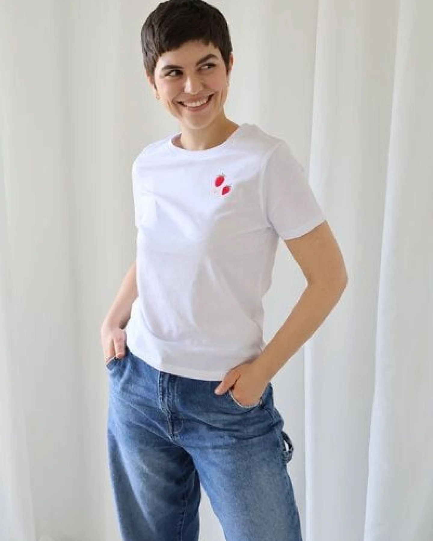 Kultgut Artdesign - Biofair- Flauschiges Femin Shirt / Strawberrys – Ansicht 2