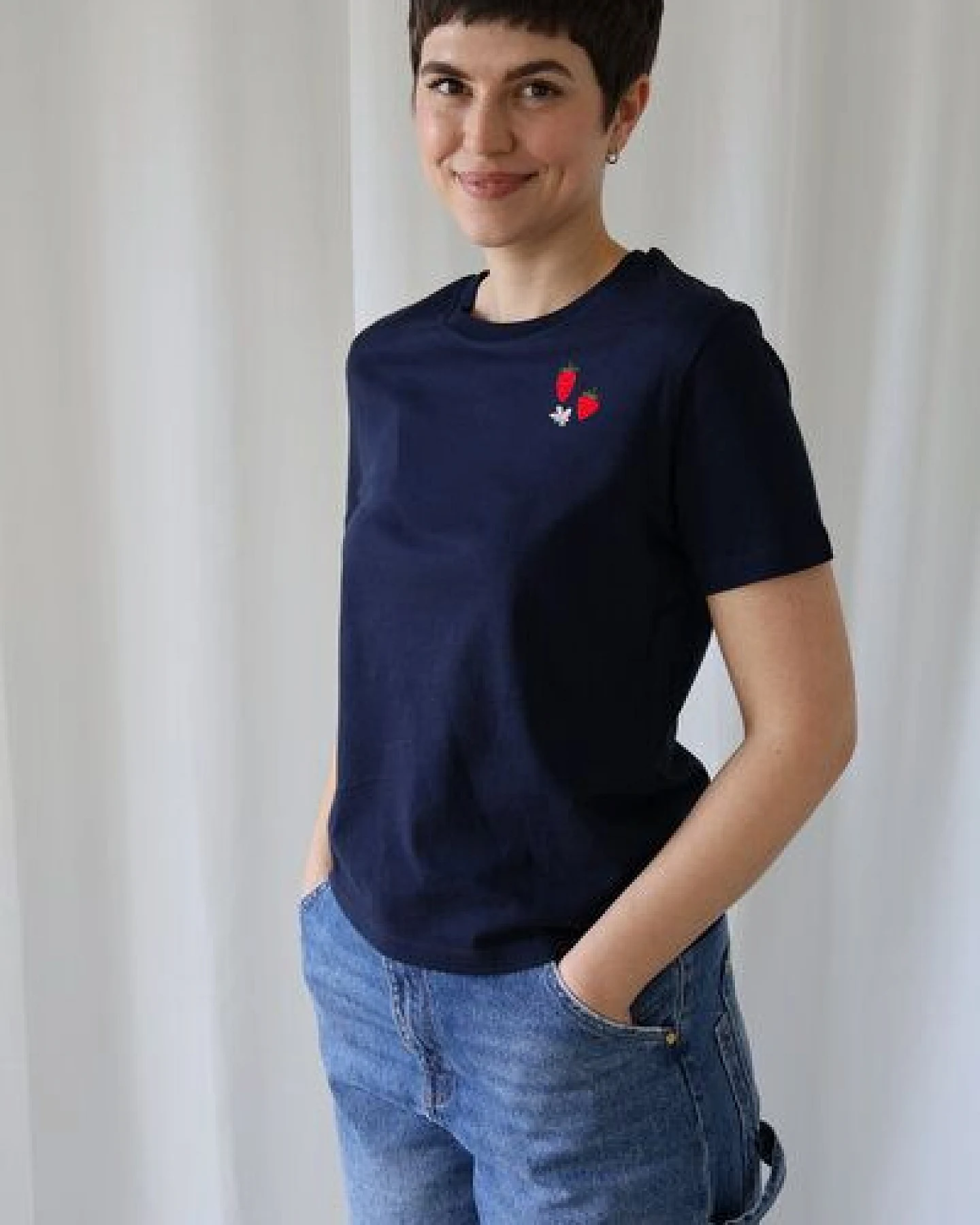 Kultgut Artdesign - Biofair- Flauschiges Femin Shirt / Strawberrys – Ansicht 2