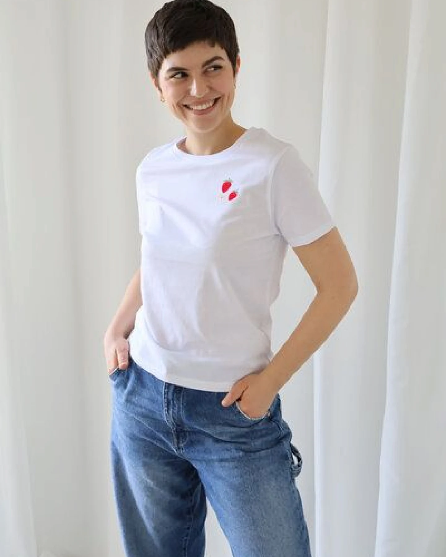 Kultgut Artdesign - Biofair- Flauschiges Femin Shirt / Strawberrys – Ansicht 2