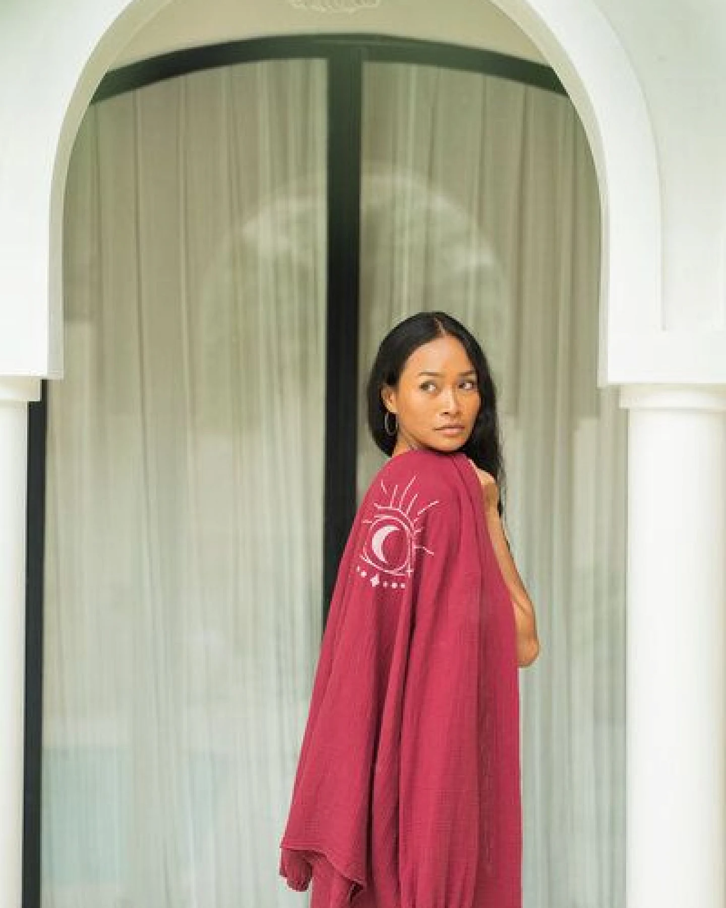 YogiLiebe Kimonobluse Prema aus Bio-Musselin – Hibiskus| handgenäht in Deutschland – Ansicht 3