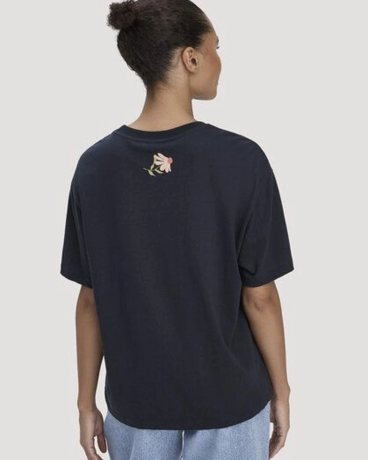 hessnatur Print T-Shirt Oversize aus reiner Bio-Baumwolle – Ansicht 2