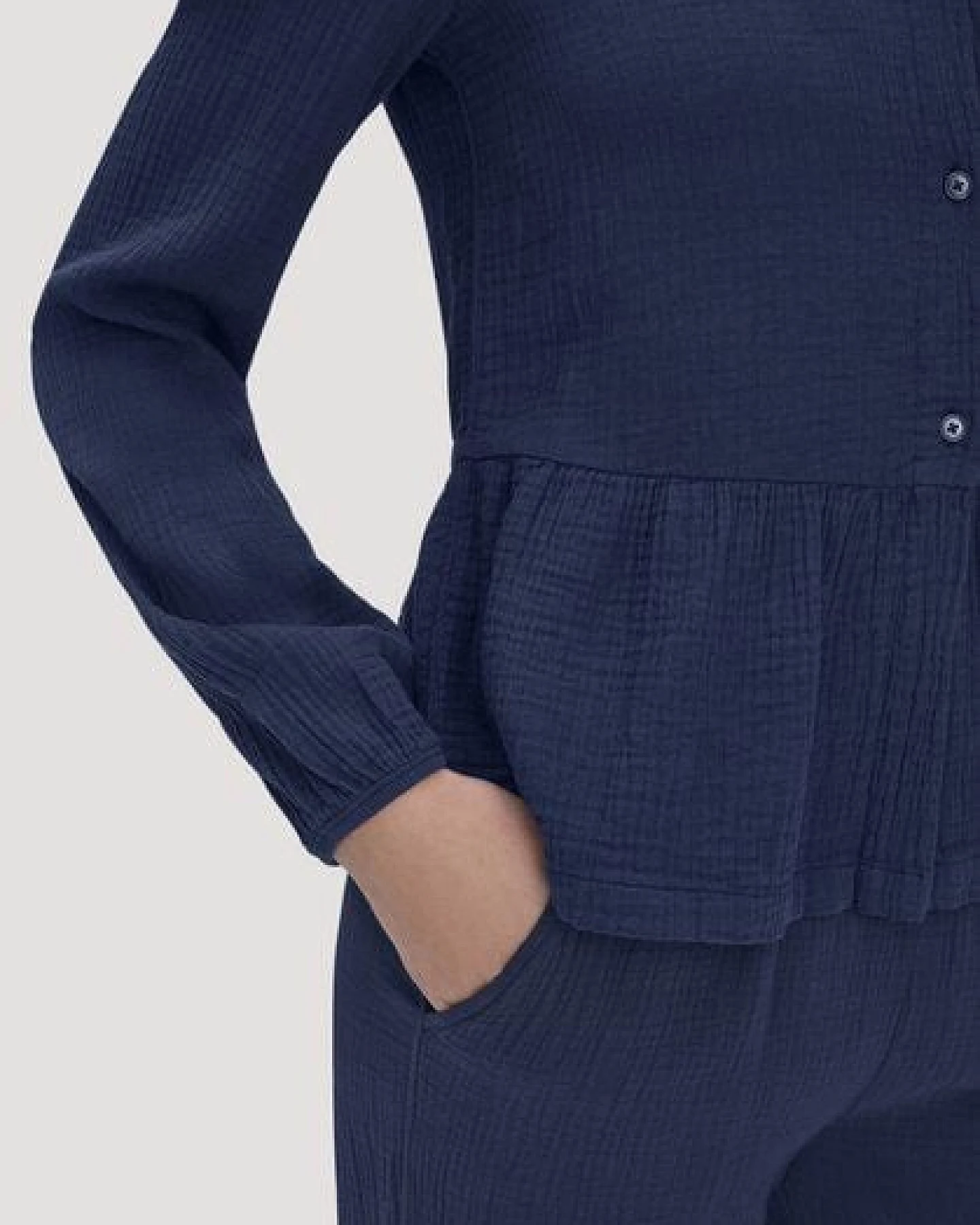 hessnatur Musselin Pyjamabluse PURE COMFORT aus reiner Bio-Baumwolle – Ansicht 4
